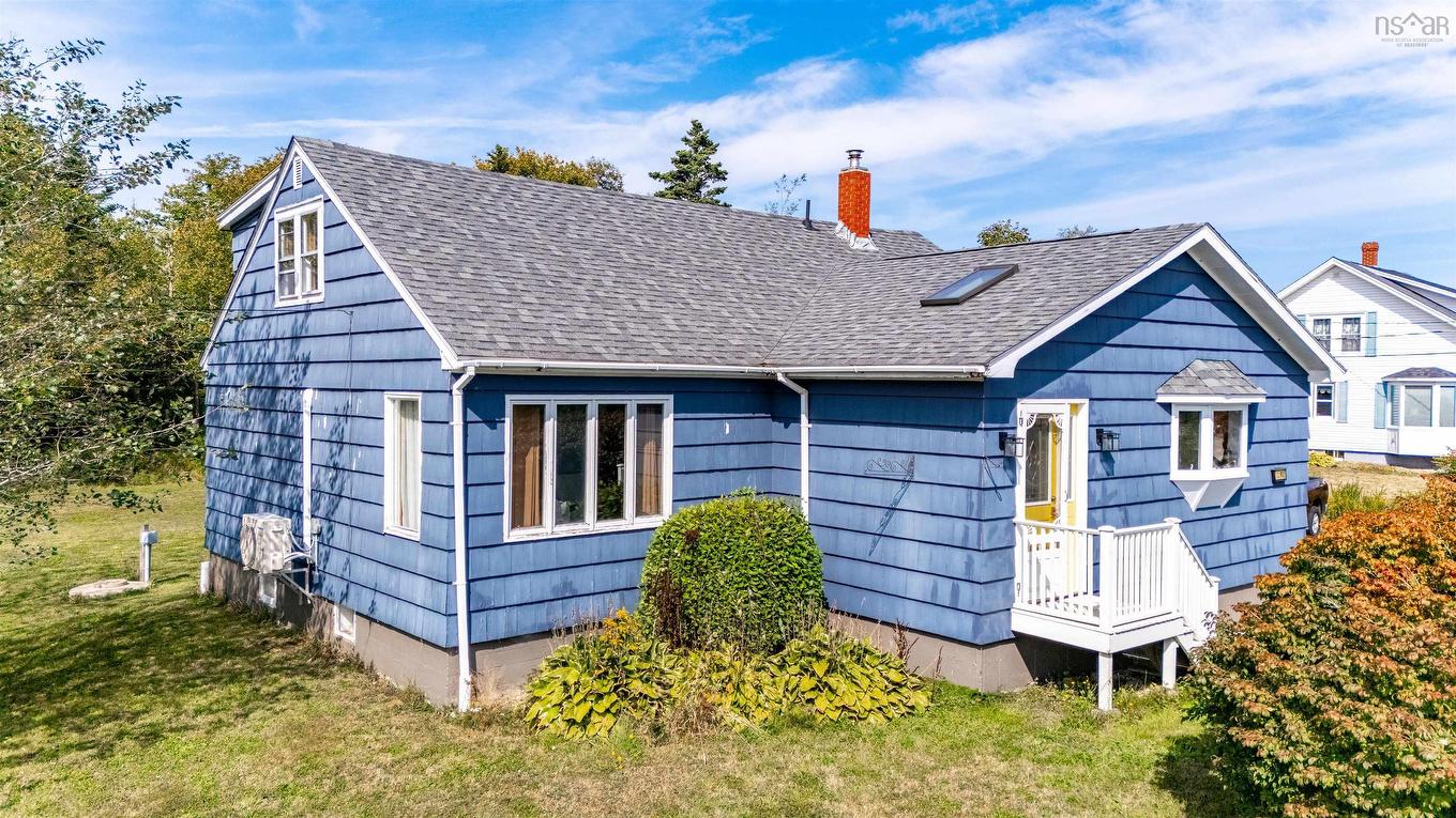 1192 Highway 335 Highway, Middle West Pubnico, NS