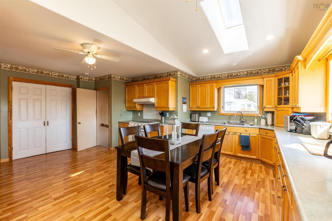 1192 Highway 335 Highway, Middle West Pubnico, NS