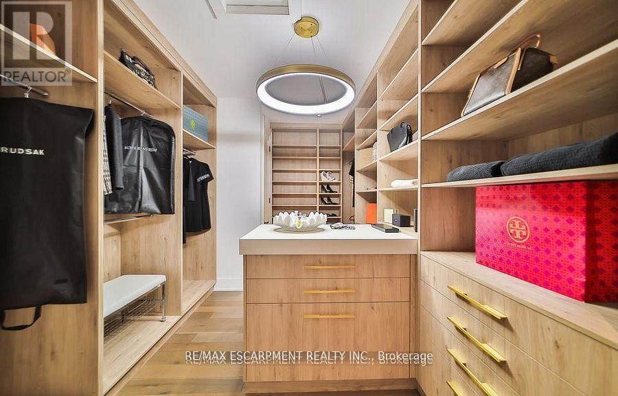 2284 Sideroad 1, Burlington, ON - Indoor