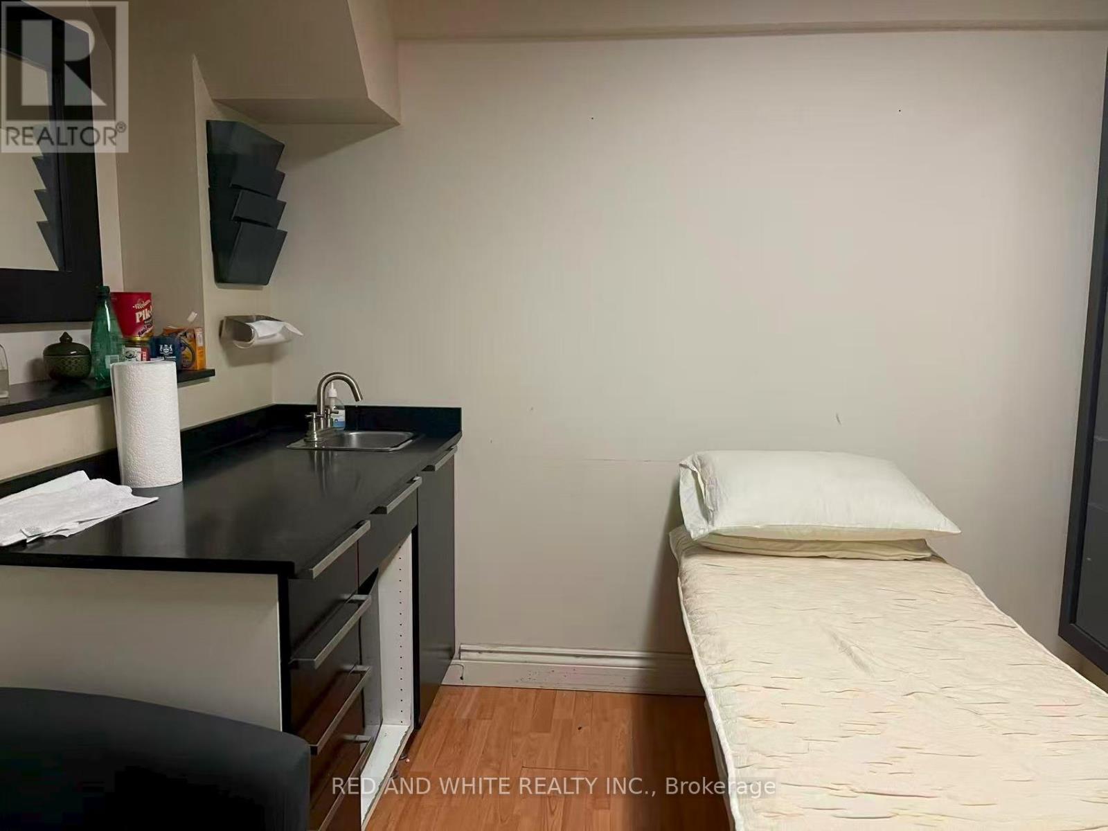 Unit 3 - 265 Queen Street S, Mississauga, ON