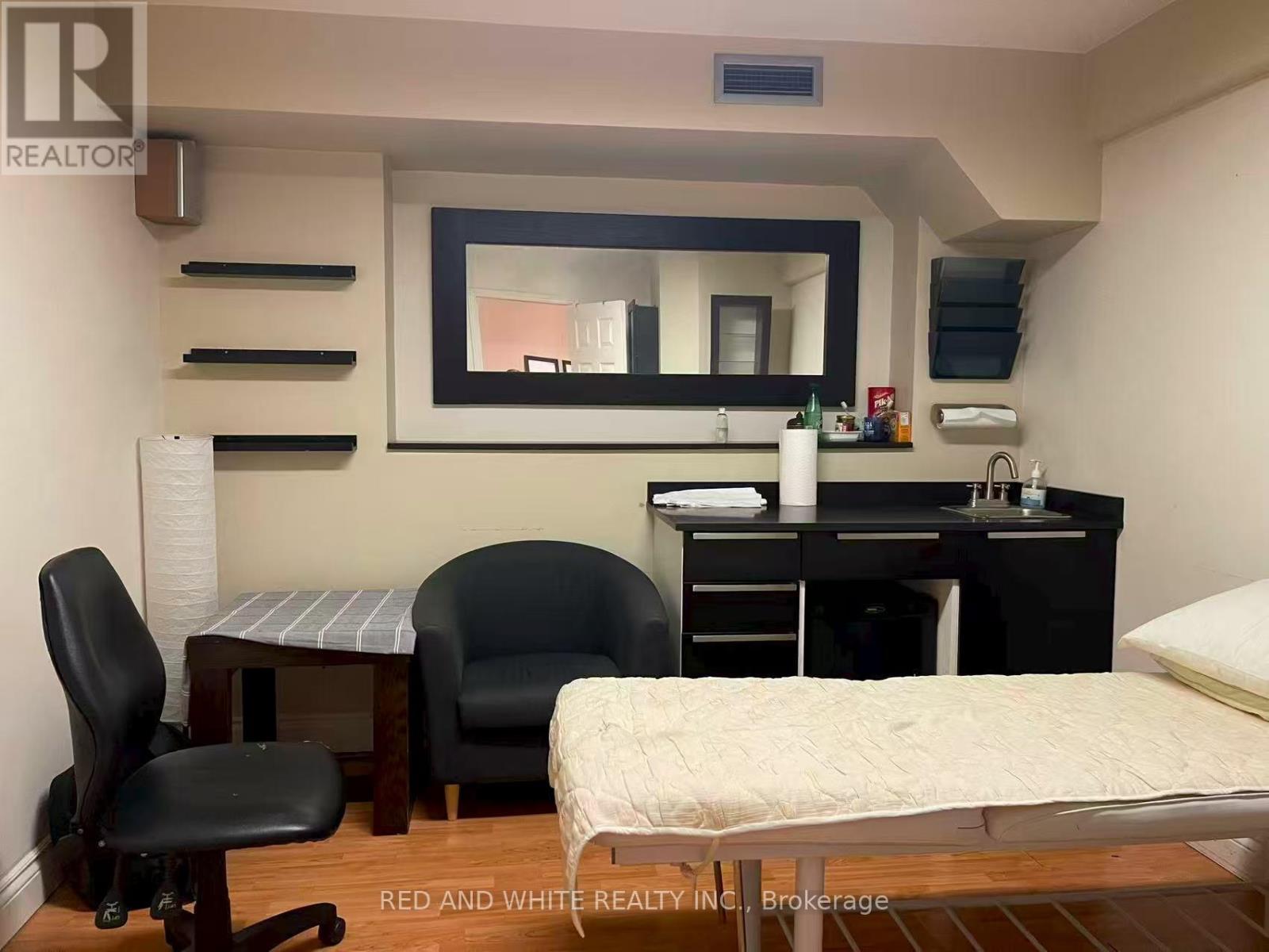 Unit 3 - 265 Queen Street S, Mississauga, ON