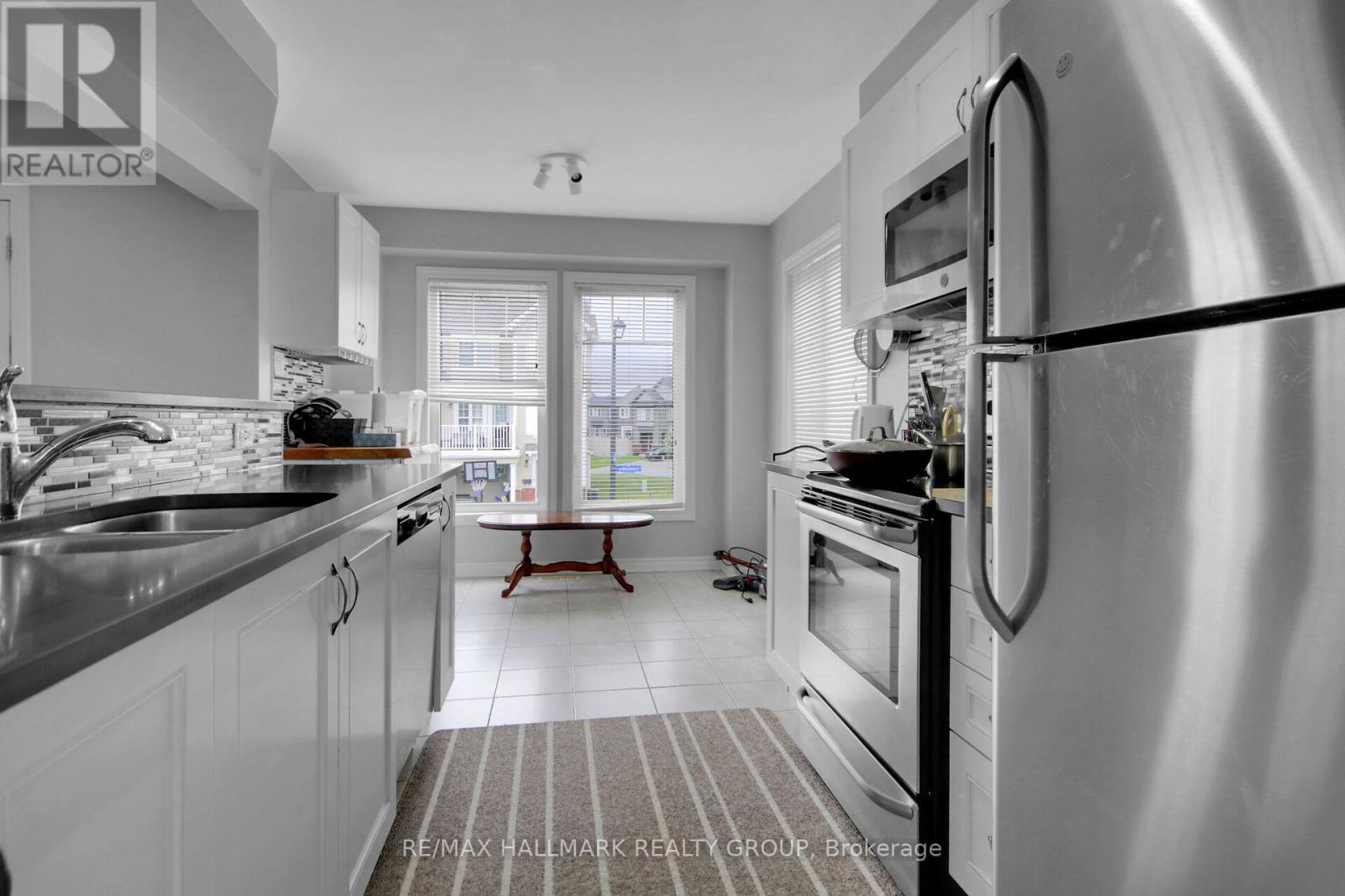 41 Maroma Street, Ottawa, ON - Indoor Photo Showing Kitchen With Double Sink