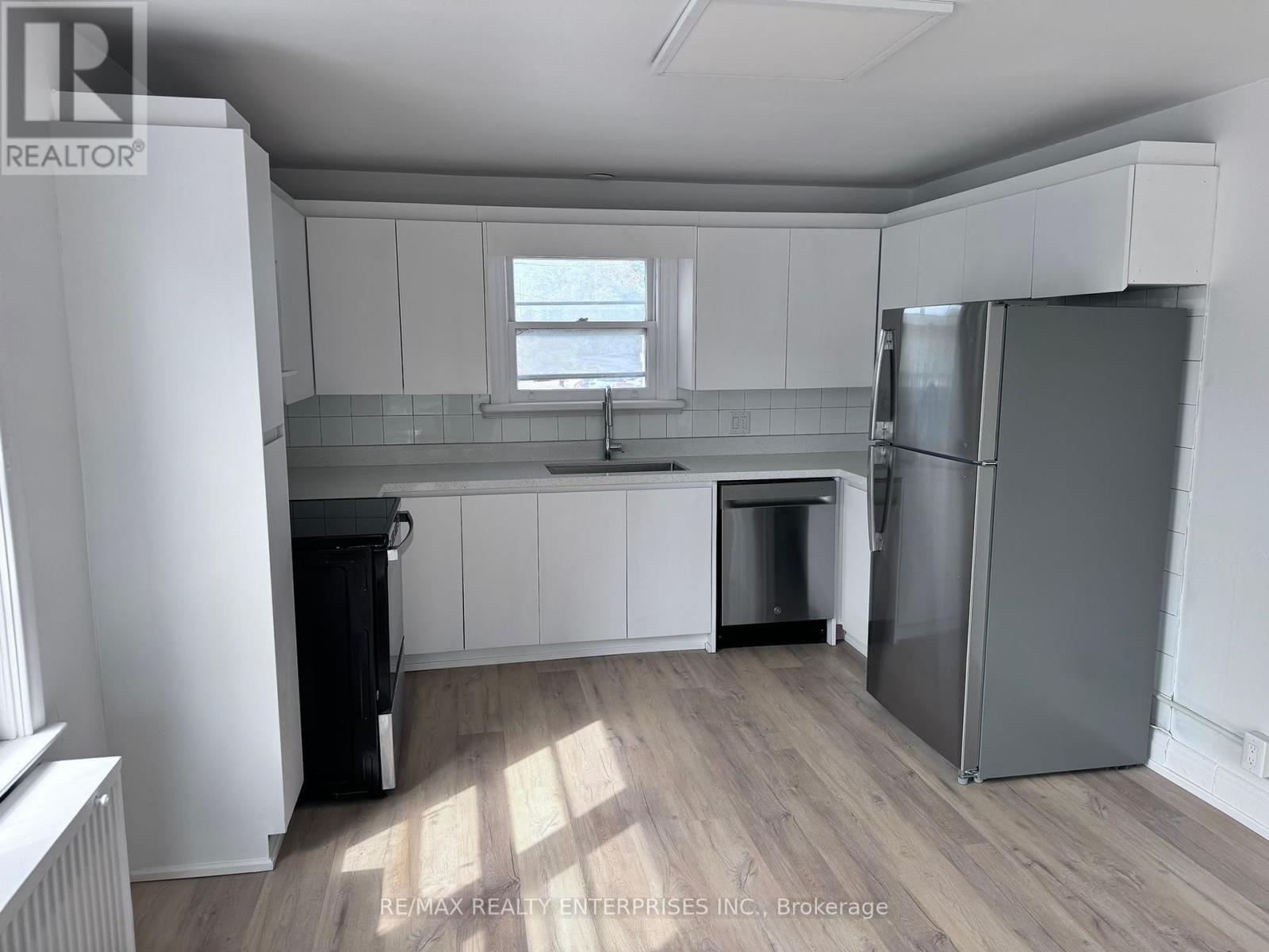 1187 Hurontario Street, Mississauga, ON