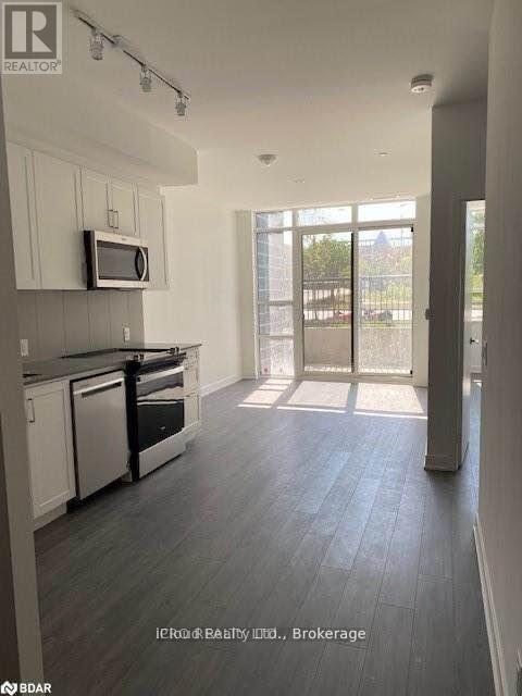 103 - 681 Yonge Street, Barrie, ON - Indoor Photo Showing Kitchen