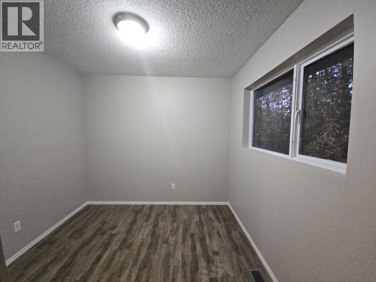 4801 52 Avenue Sw, Chetwynd, BC - Indoor Photo Showing Other Room