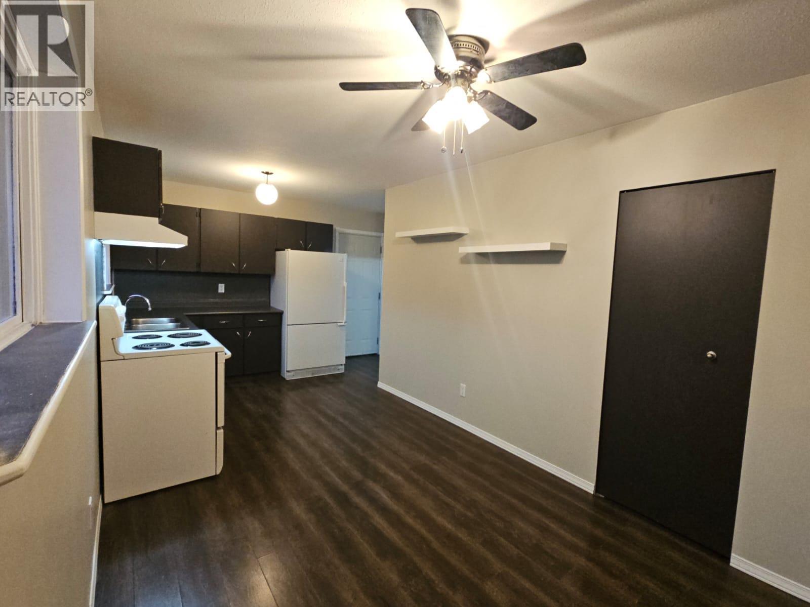 4801 52 Avenue Sw, Chetwynd, BC - Indoor Photo Showing Other Room