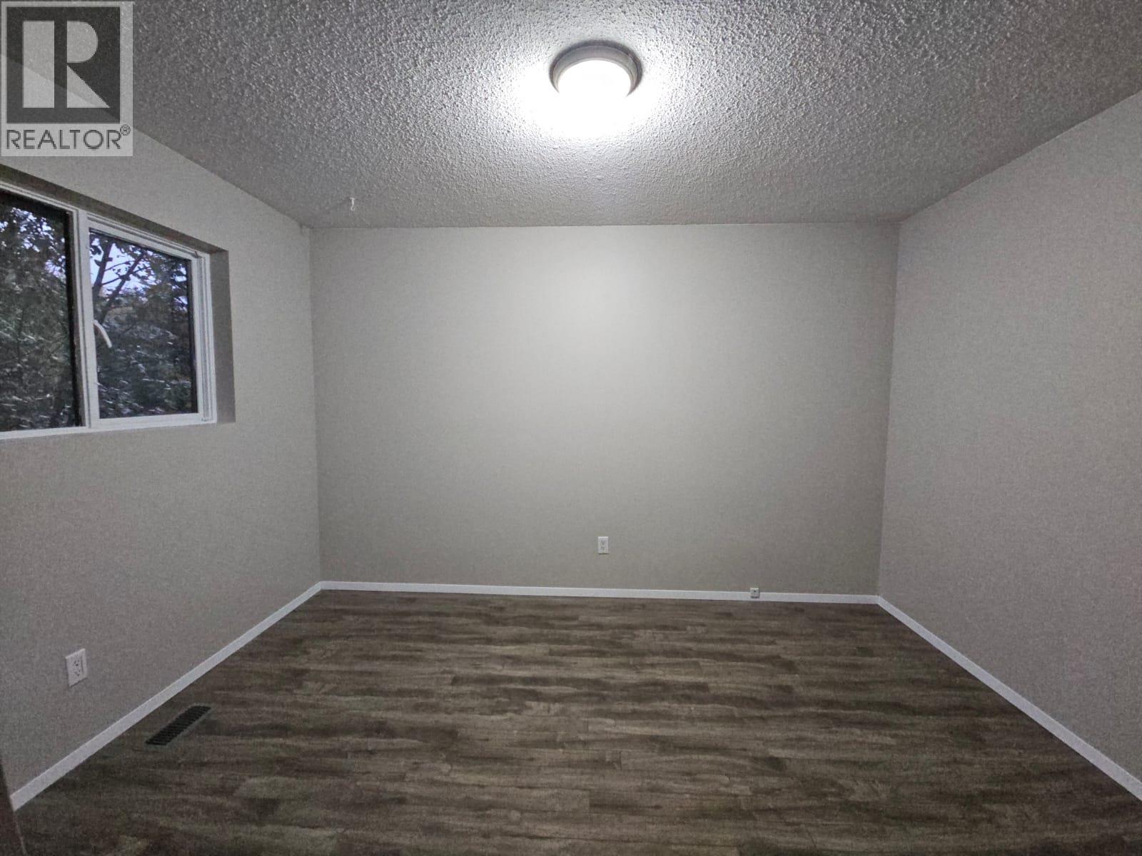 4801 52 Avenue Sw, Chetwynd, BC - Indoor Photo Showing Other Room