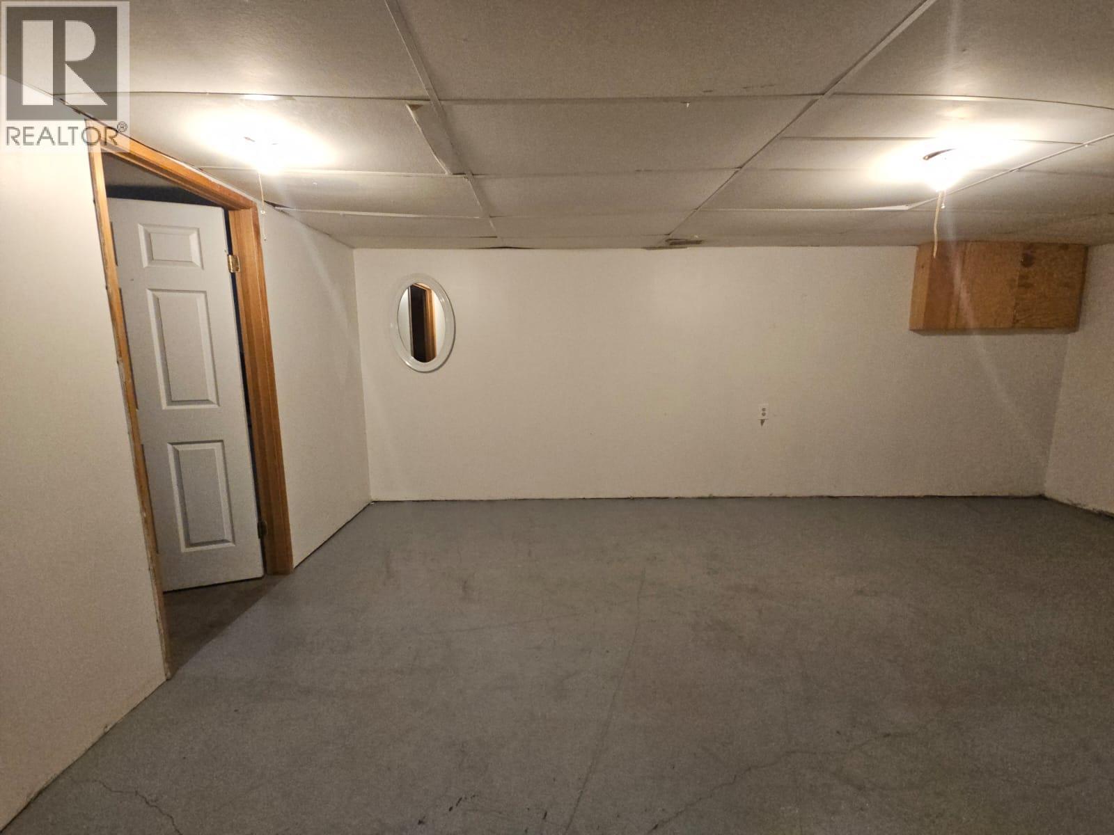 4801 52 Avenue Sw, Chetwynd, BC - Indoor