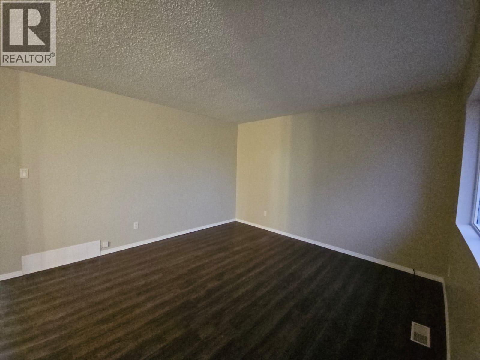 4801 52 Avenue Sw, Chetwynd, BC - Indoor Photo Showing Other Room