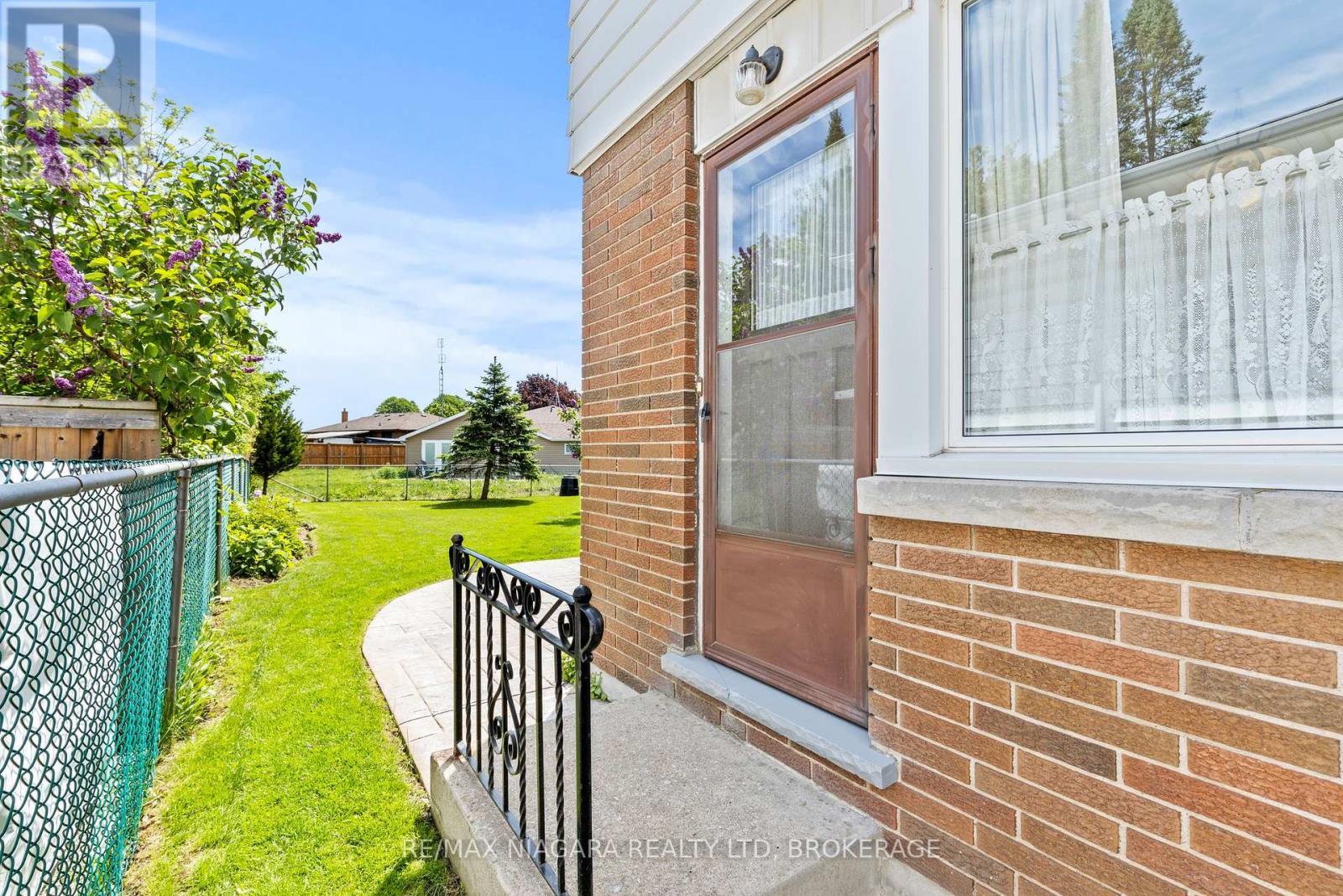 6628 Argyll Crescent, Niagara Falls (Arad/Fallsview), ON - Outdoor With Exterior