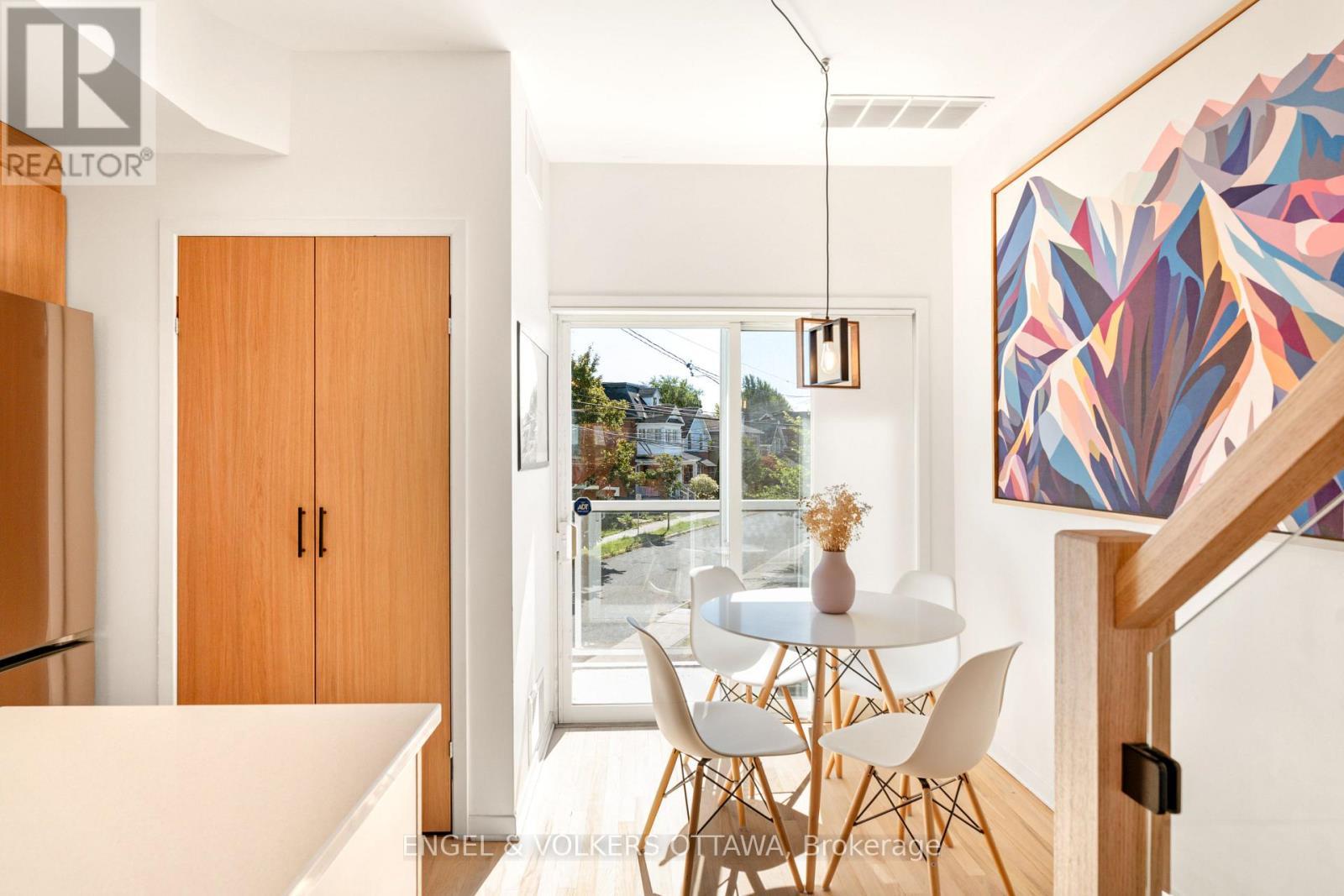 2 - 4 Sherbrooke Avenue, Ottawa, ON - Indoor Photo Showing Dining Room