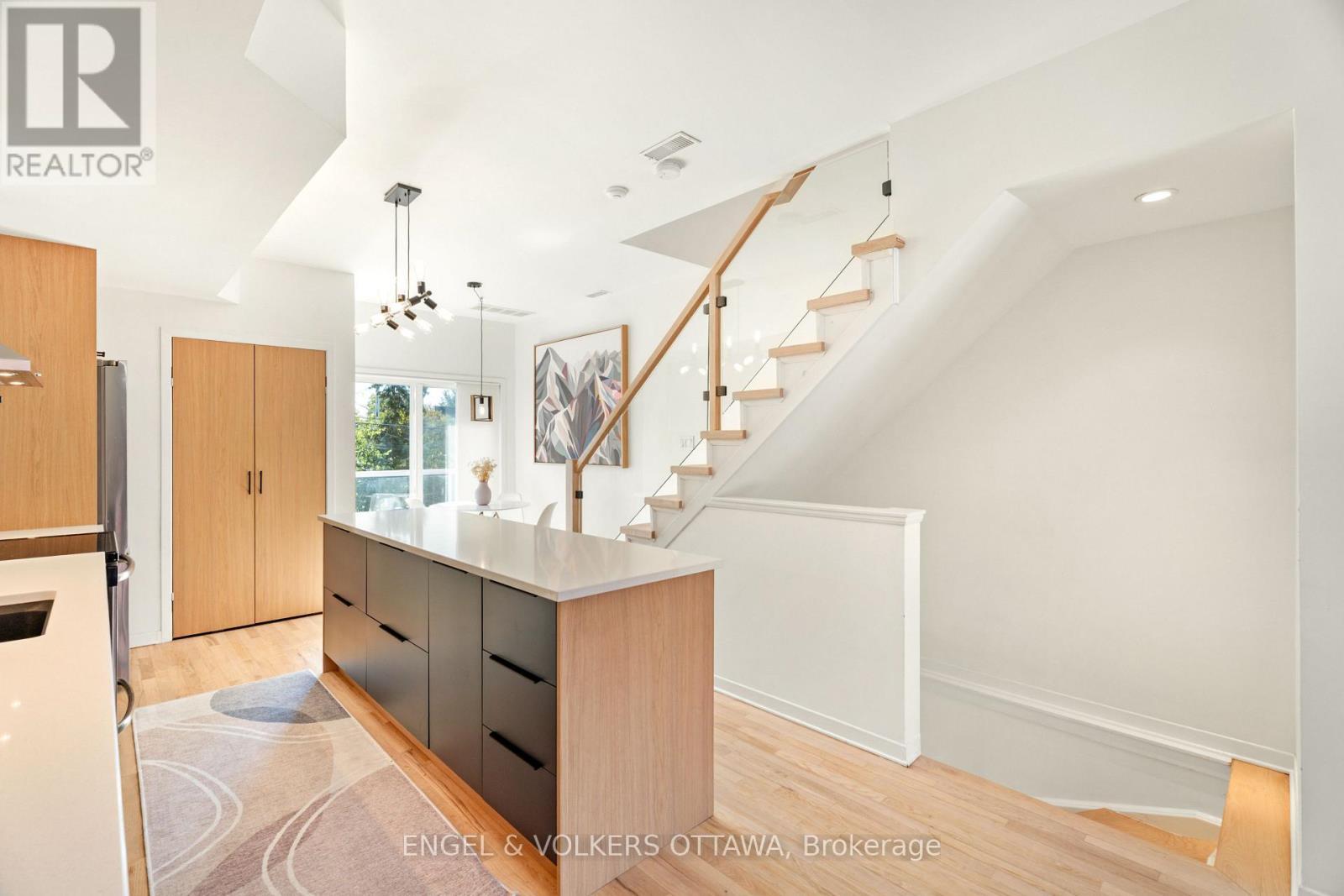 2 - 4 Sherbrooke Avenue, Ottawa, ON - Indoor Photo Showing Other Room