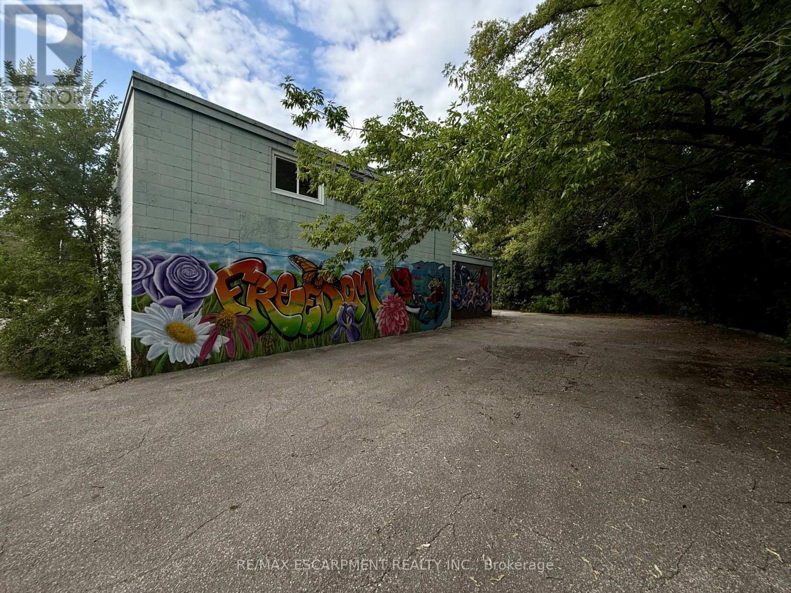 3052 New Street, Burlington, ON