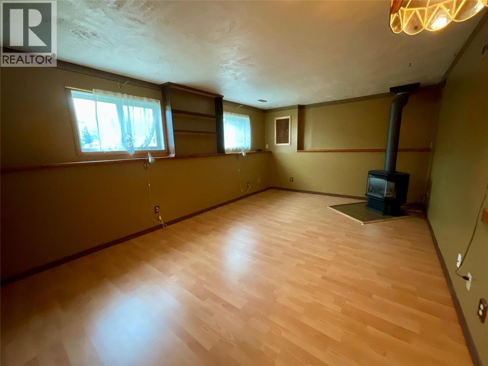 91 Wolverine Avenue, Tumbler Ridge, BC - Indoor Photo Showing Other Room