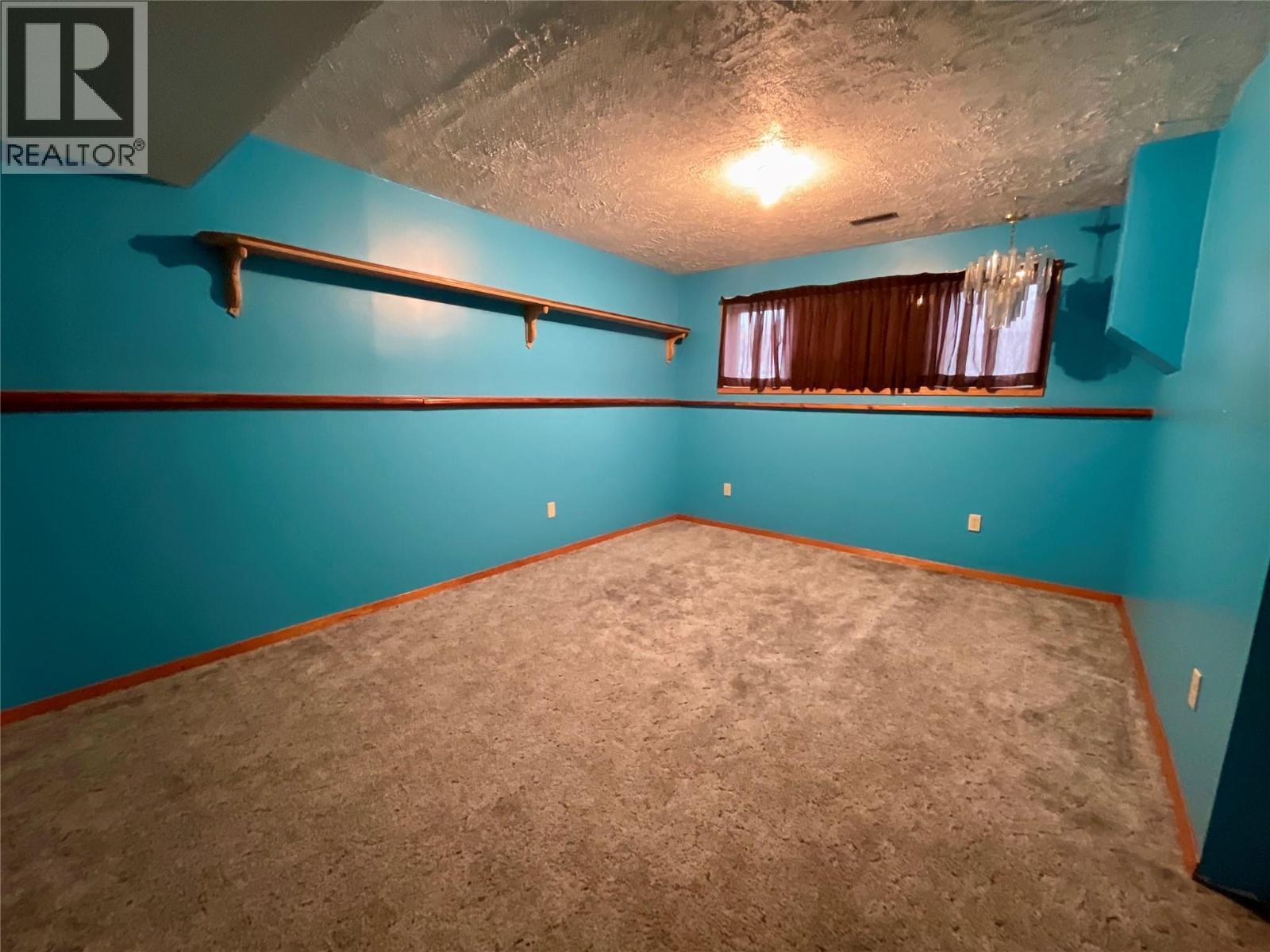 91 Wolverine Avenue, Tumbler Ridge, BC - Indoor Photo Showing Other Room