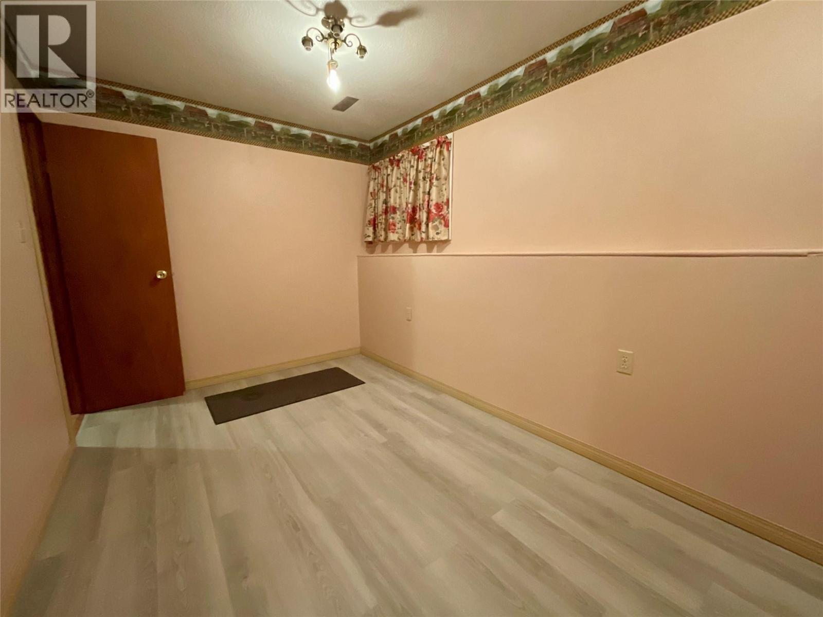 91 Wolverine Avenue, Tumbler Ridge, BC - Indoor Photo Showing Other Room