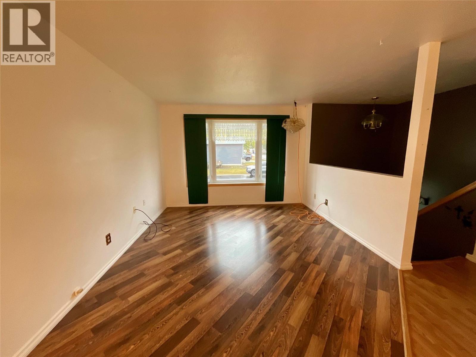 91 Wolverine Avenue, Tumbler Ridge, BC - Indoor Photo Showing Other Room
