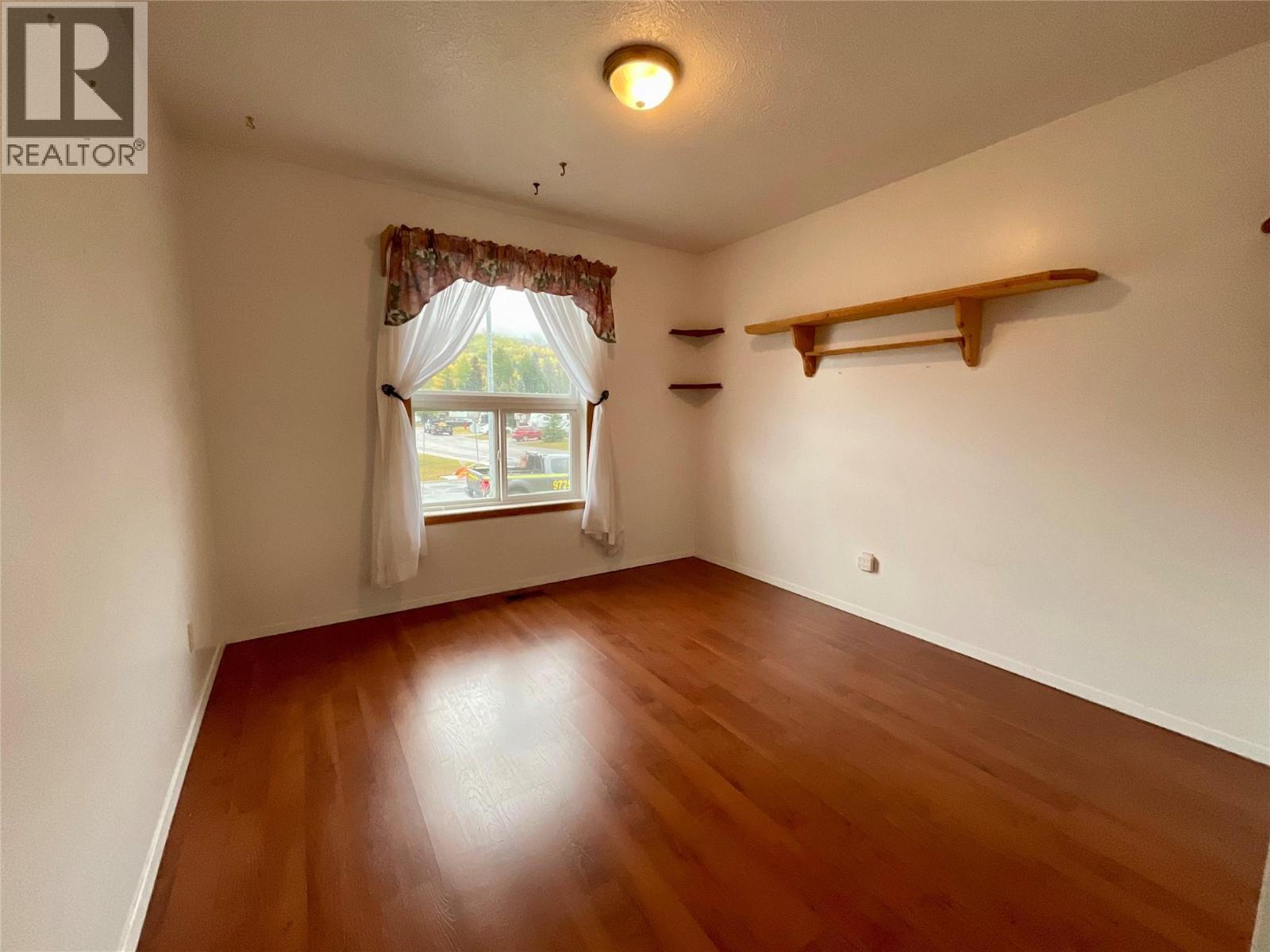 91 Wolverine Avenue, Tumbler Ridge, BC - Indoor Photo Showing Other Room