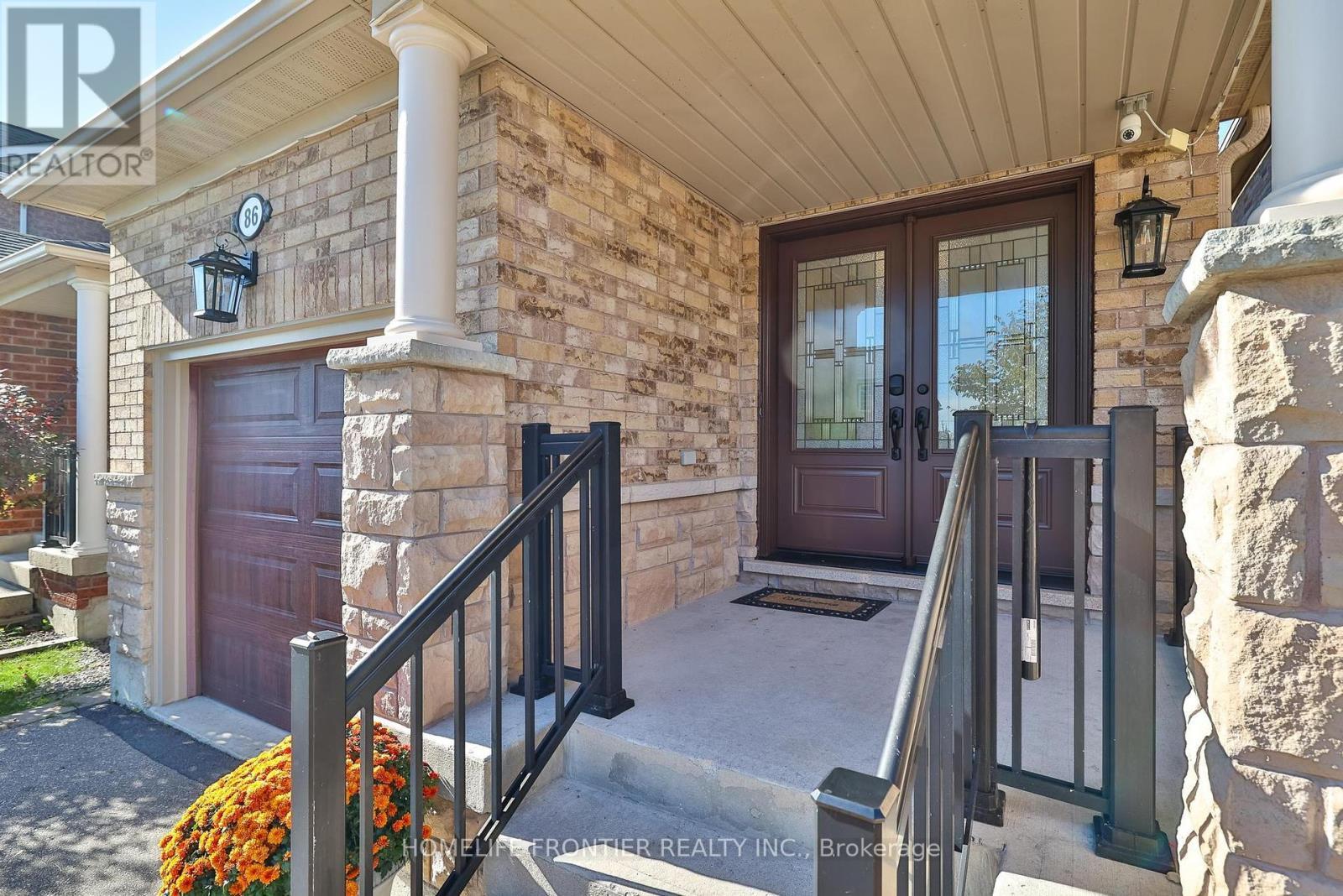 86 Venice Gate Drive, Vaughan, ON - Outdoor