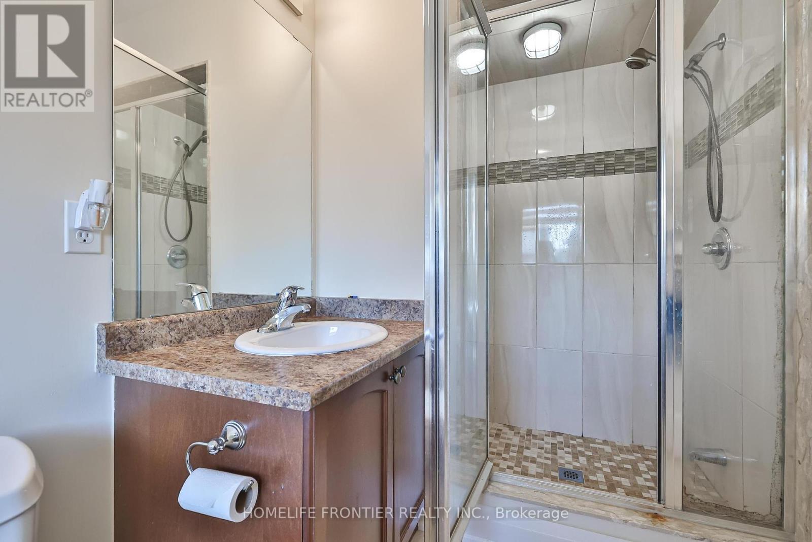 86 Venice Gate Drive, Vaughan, ON - Indoor Photo Showing Bathroom