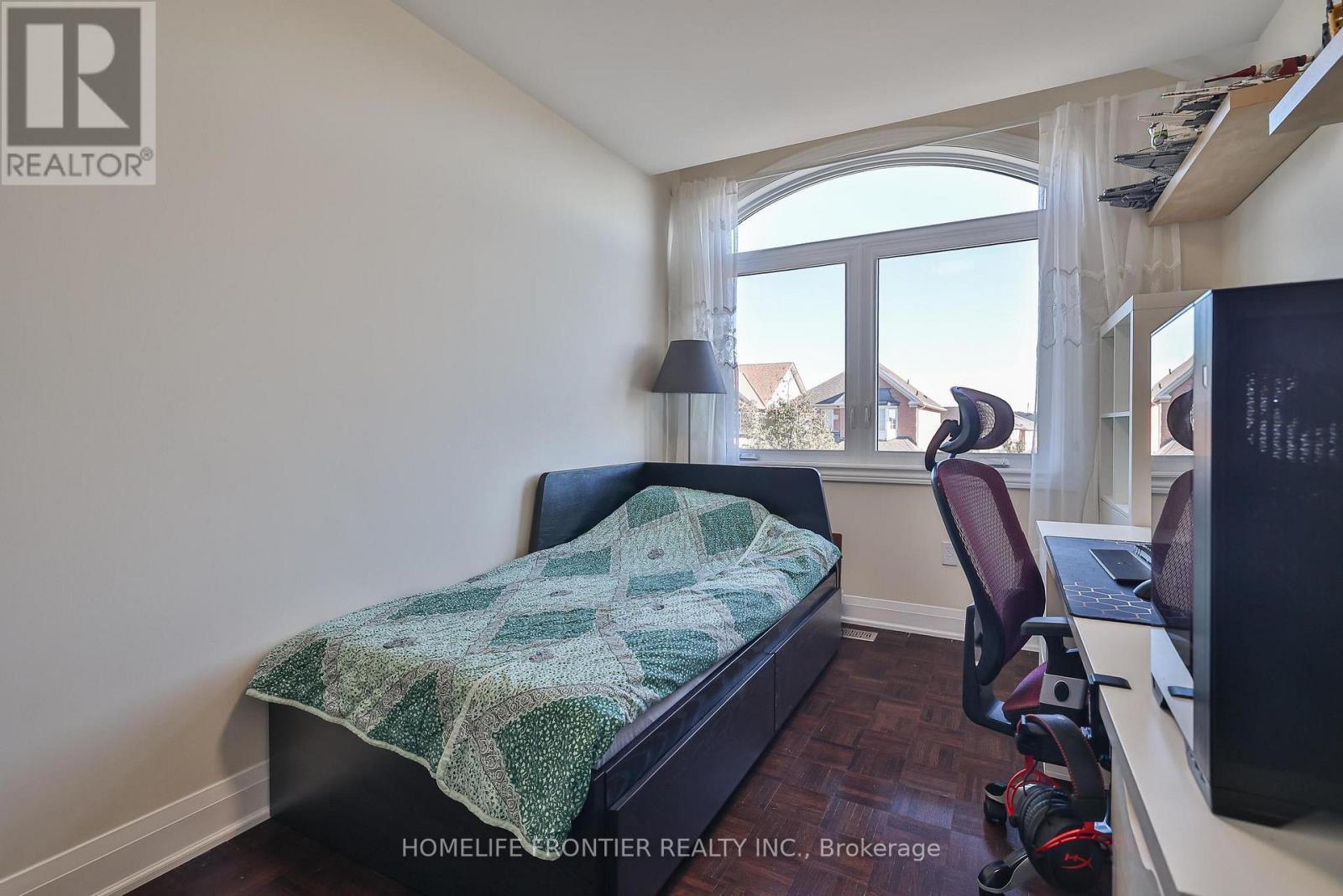 86 Venice Gate Drive, Vaughan, ON - Indoor Photo Showing Bedroom