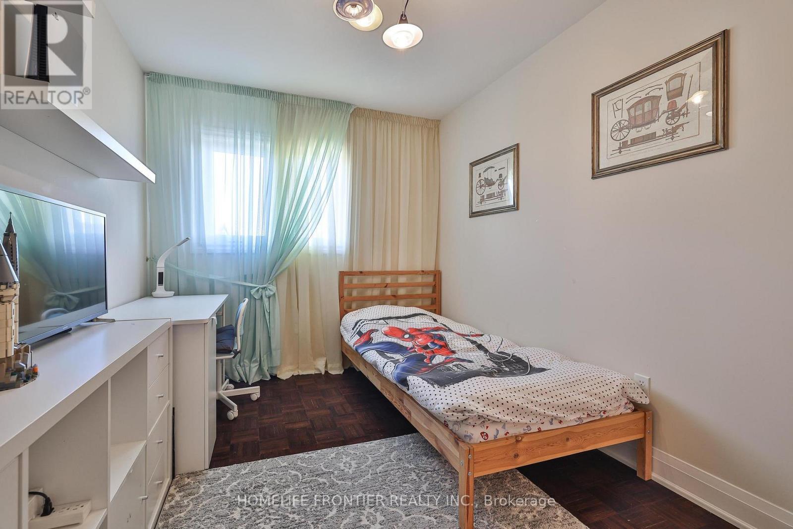 86 Venice Gate Drive, Vaughan, ON - Indoor Photo Showing Bedroom