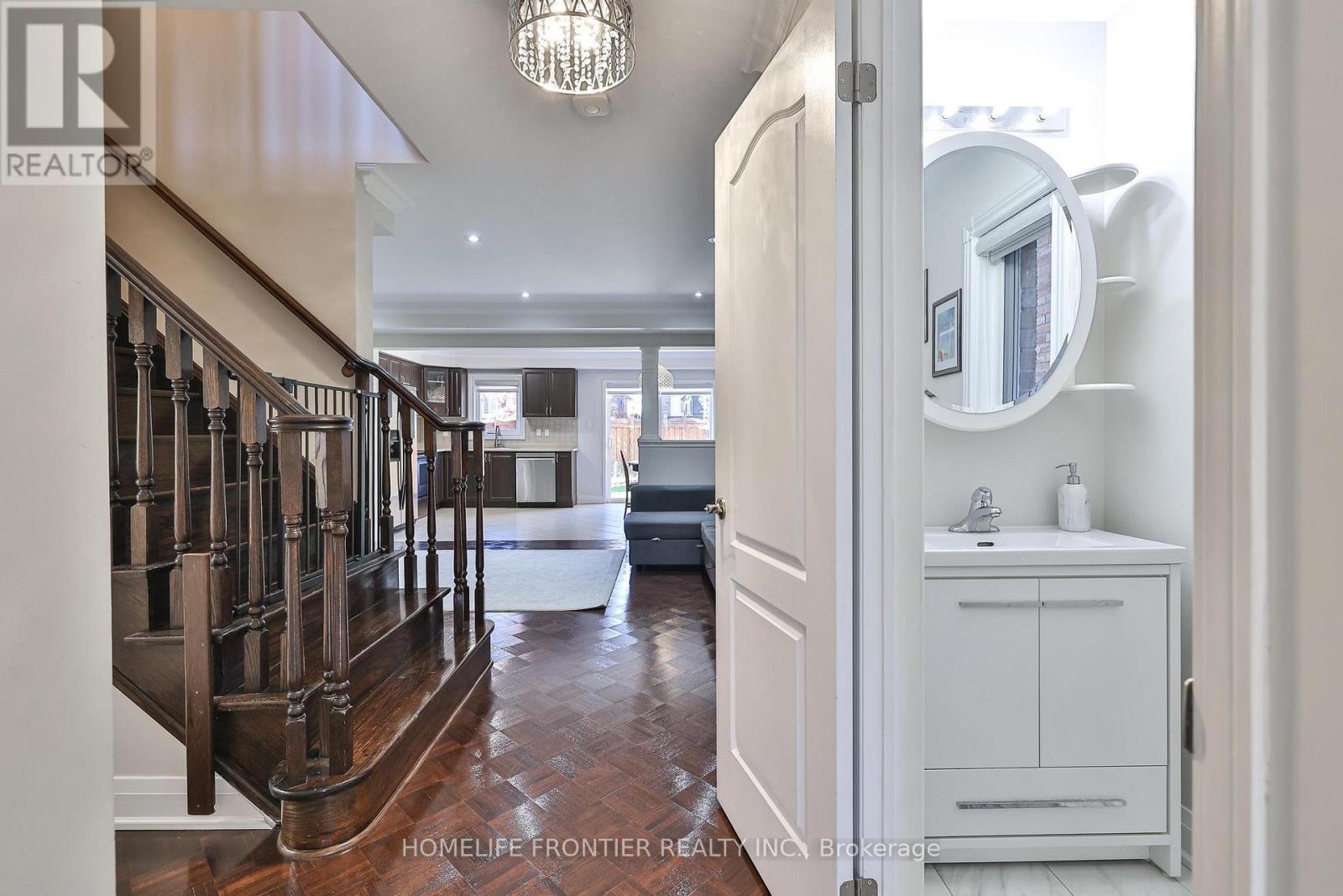 86 Venice Gate Drive, Vaughan, ON - Indoor Photo Showing Other Room