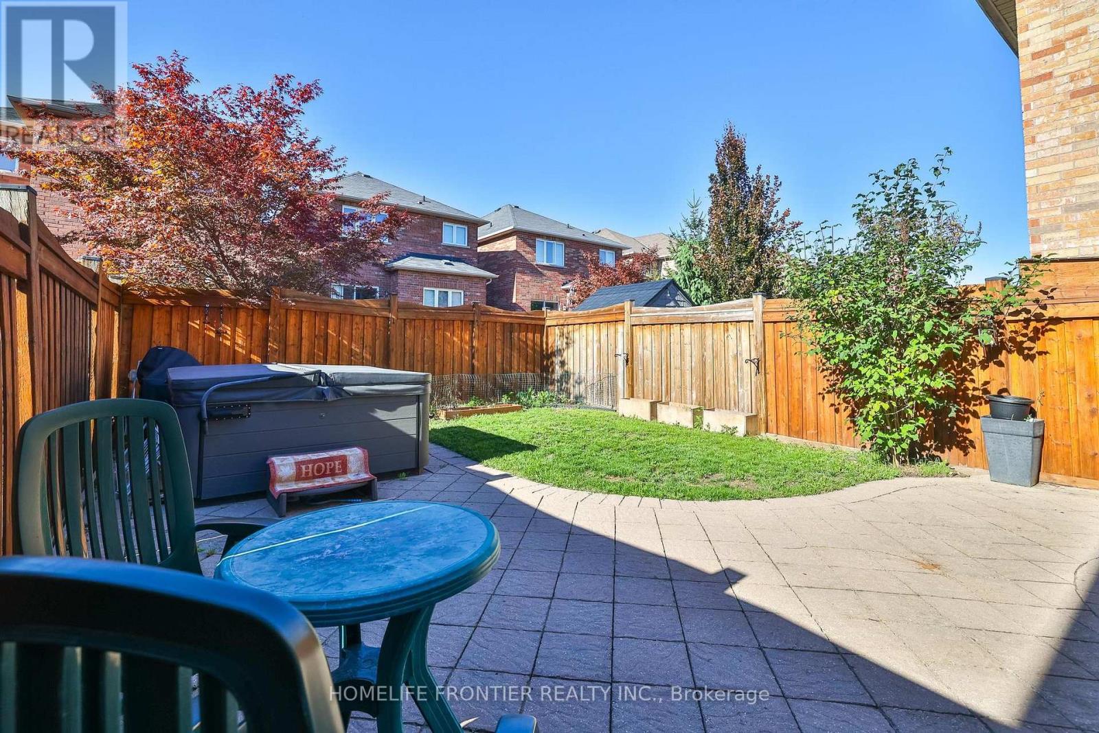 86 Venice Gate Drive, Vaughan, ON - Outdoor