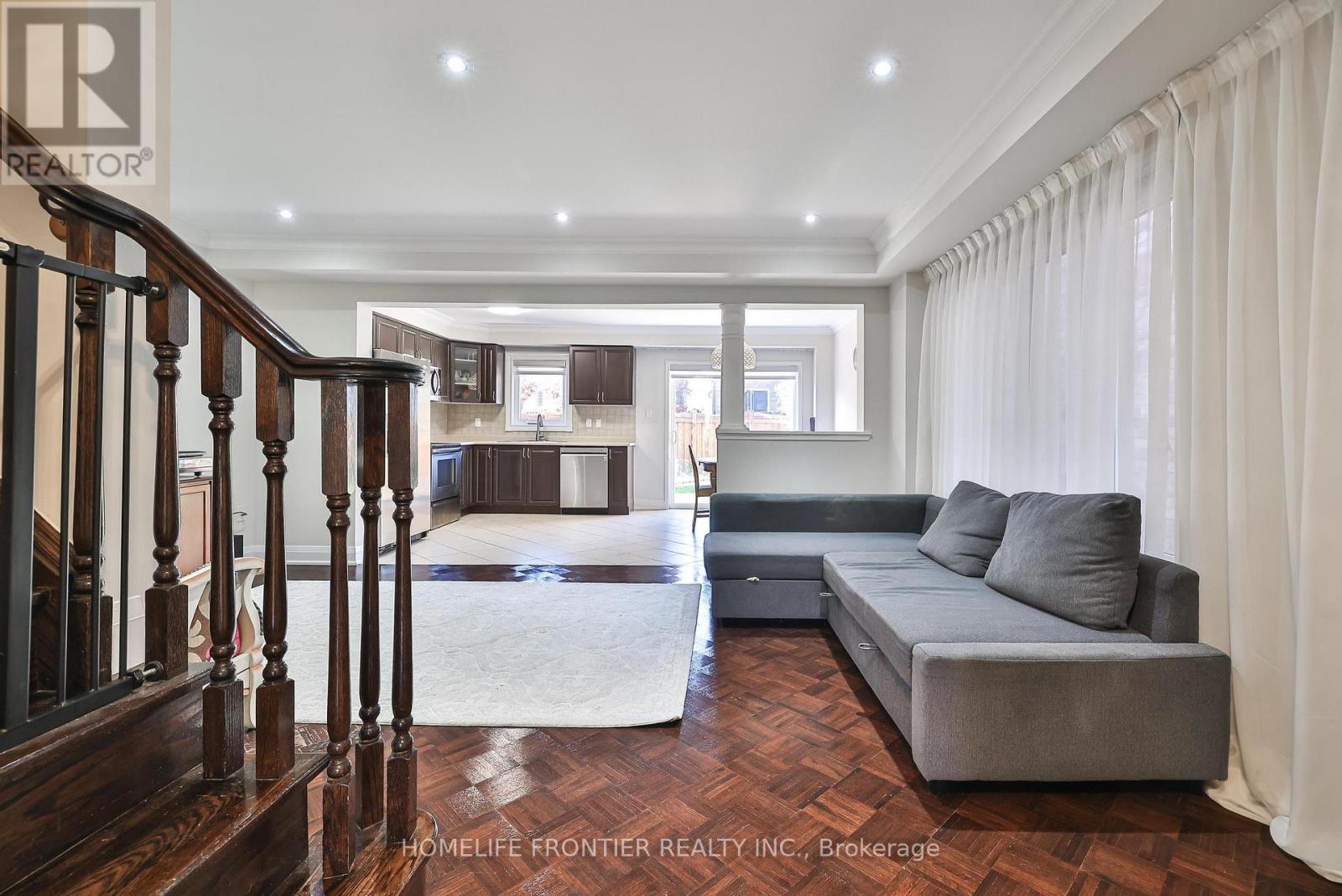 86 Venice Gate Drive, Vaughan, ON - Indoor Photo Showing Other Room