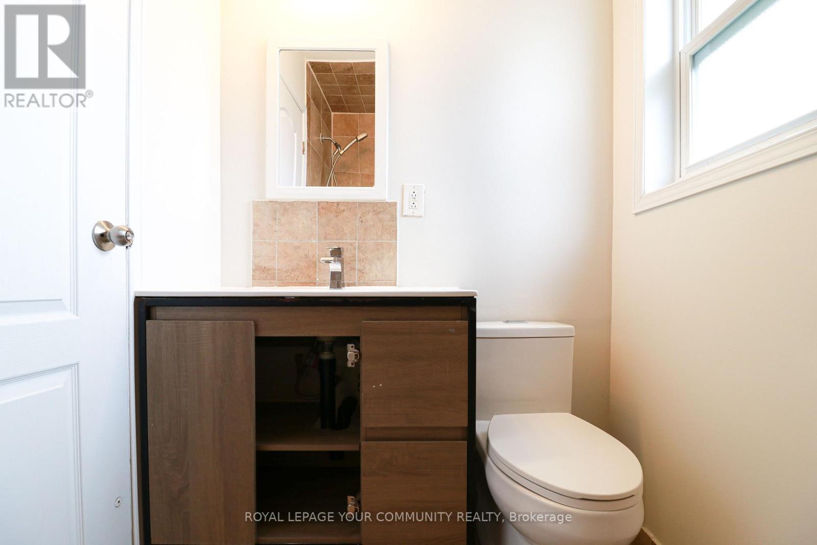 15 Golding Avenue, Brampton, ON - Indoor Photo Showing Bathroom