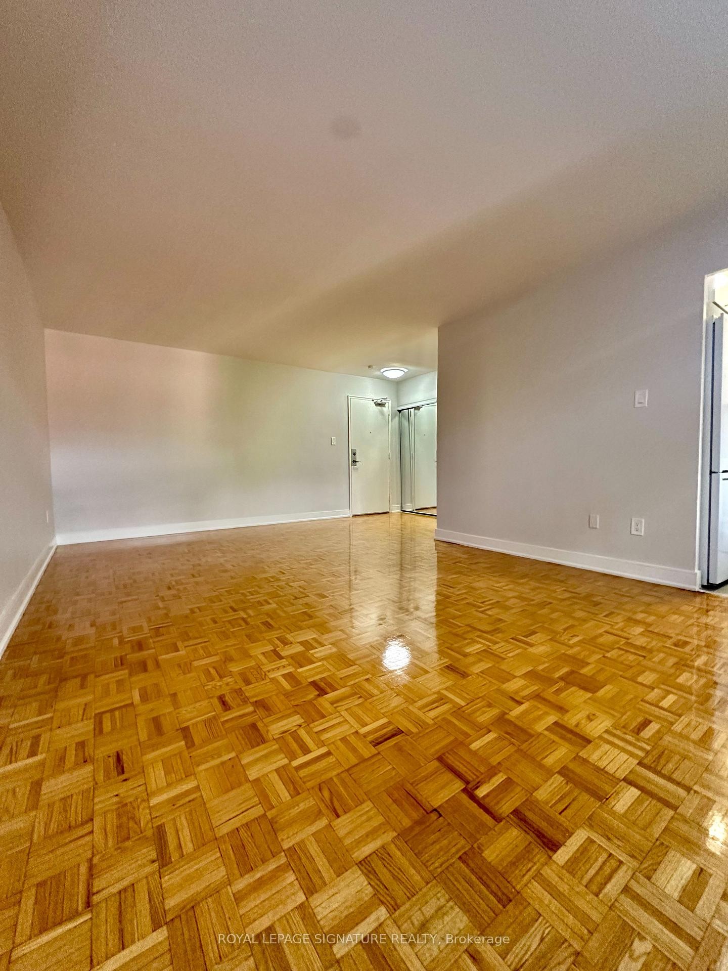 309-1291 Bayview Avenue, Toronto, ON - Indoor Photo Showing Other Room