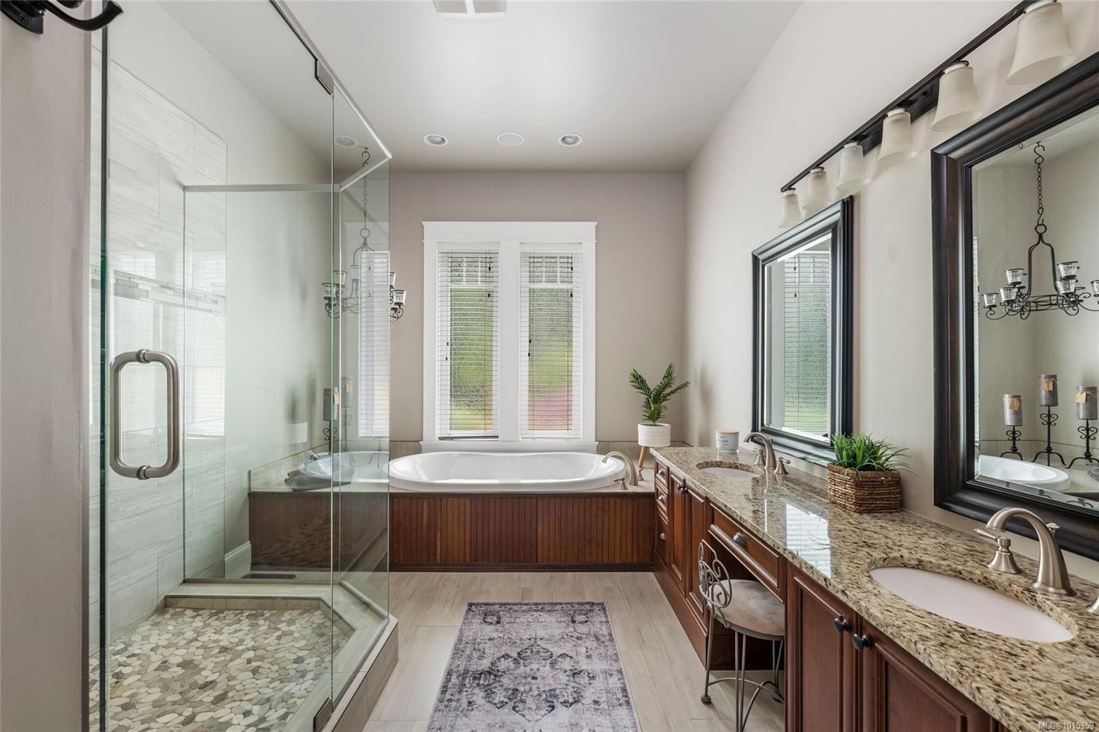 1453 White Pine Terr, Highlands, BC