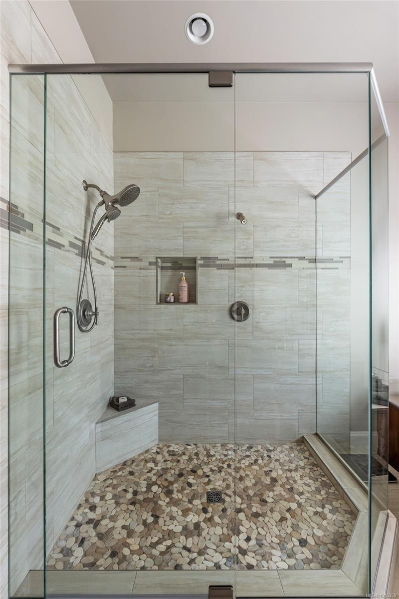 1453 White Pine Terr, Highlands, BC