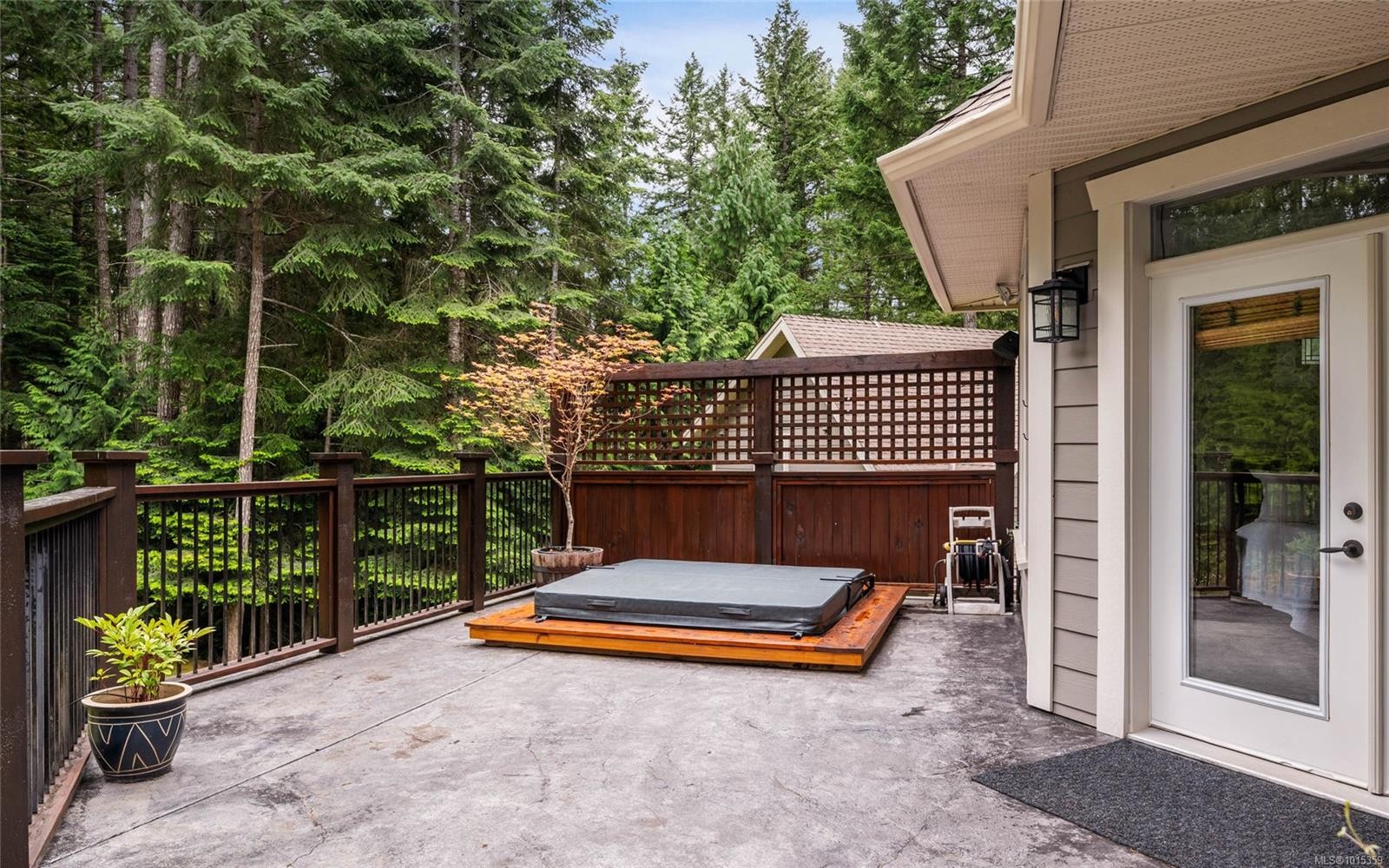 1453 White Pine Terr, Highlands, BC