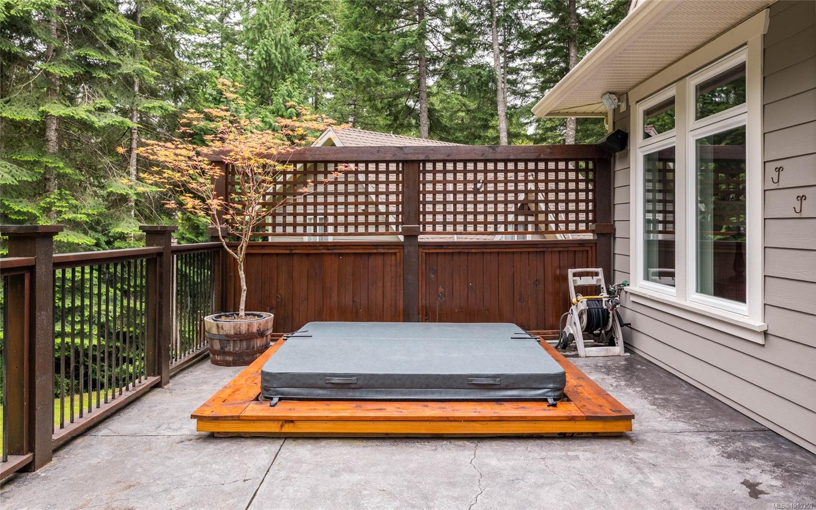 1453 White Pine Terr, Highlands, BC