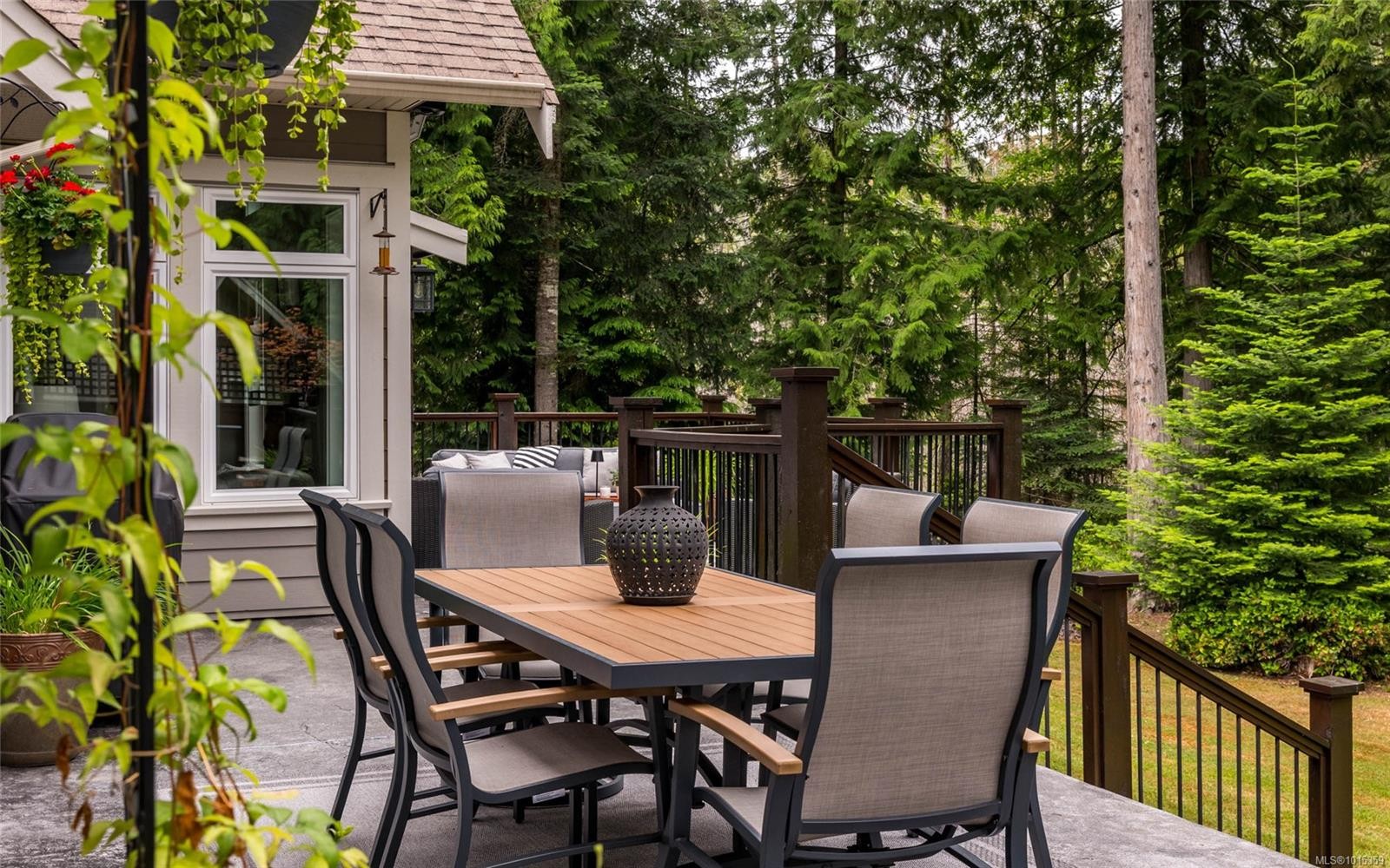 1453 White Pine Terr, Highlands, BC