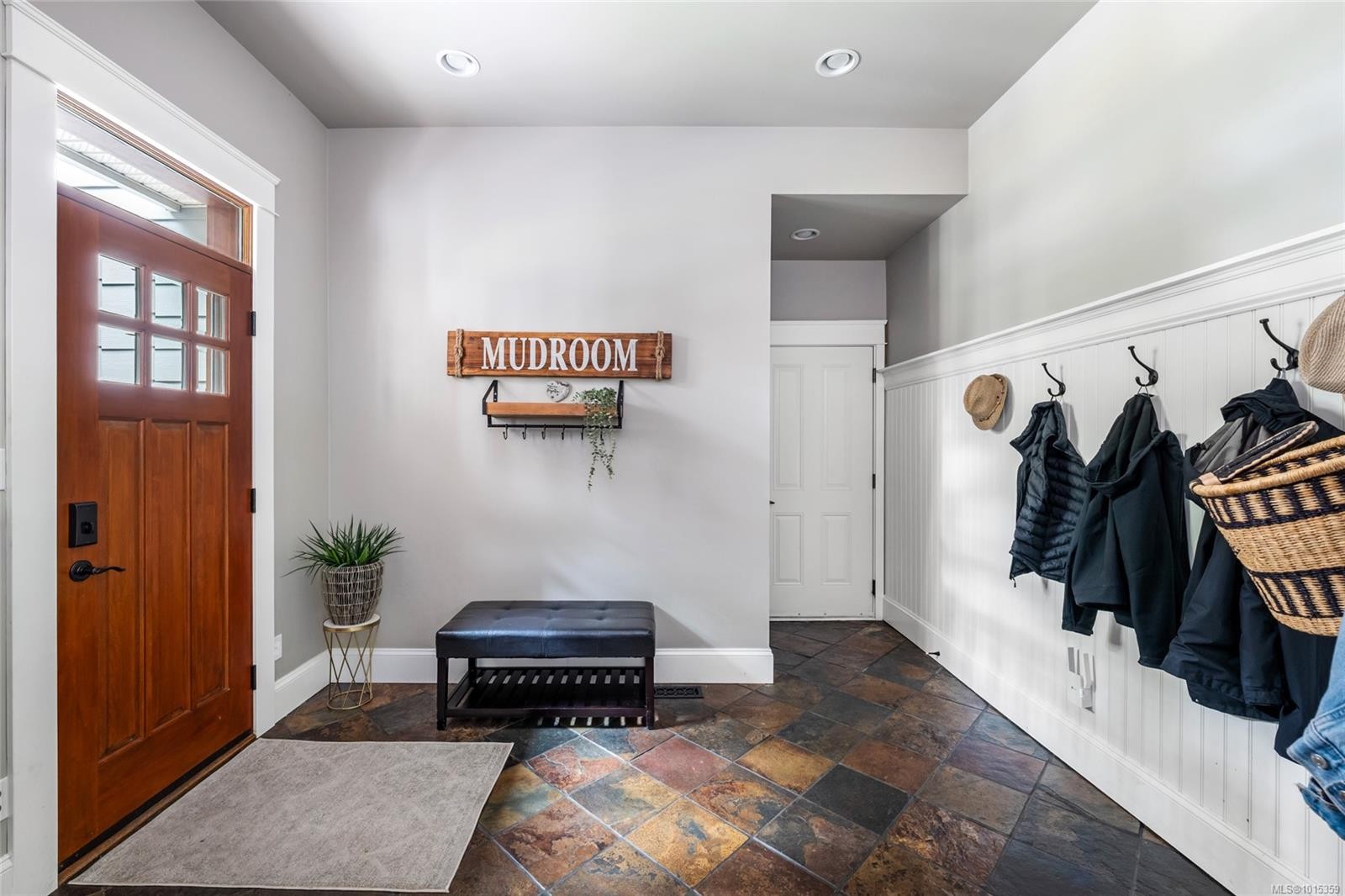 1453 White Pine Terr, Highlands, BC