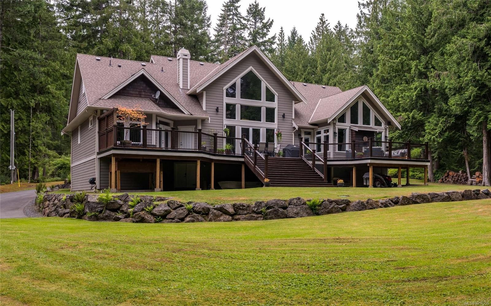 1453 White Pine Terr, Highlands, BC