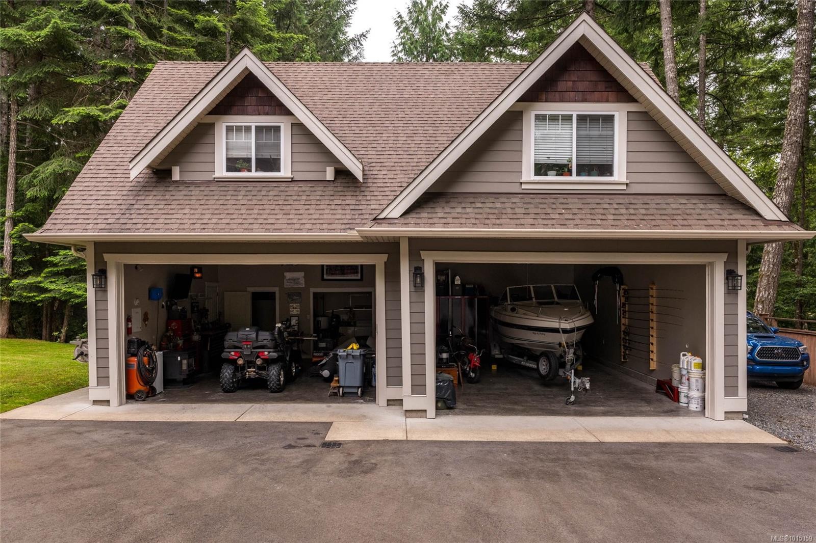 1453 White Pine Terr, Highlands, BC
