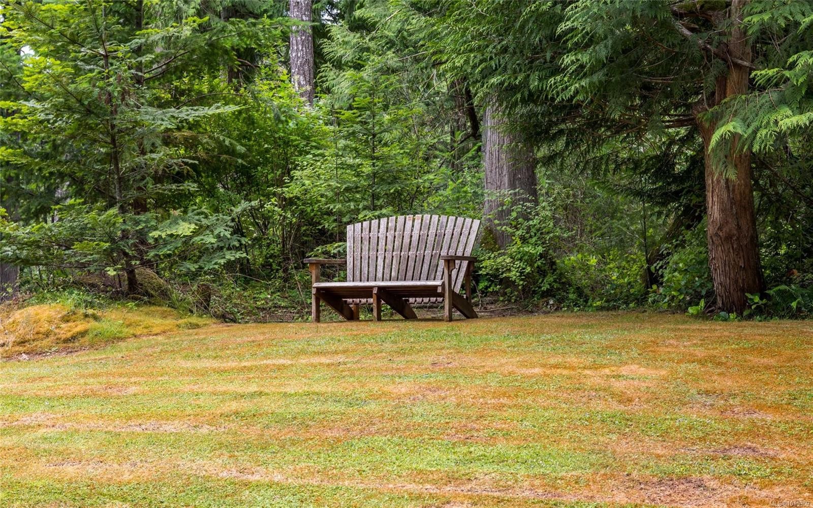 1453 White Pine Terr, Highlands, BC