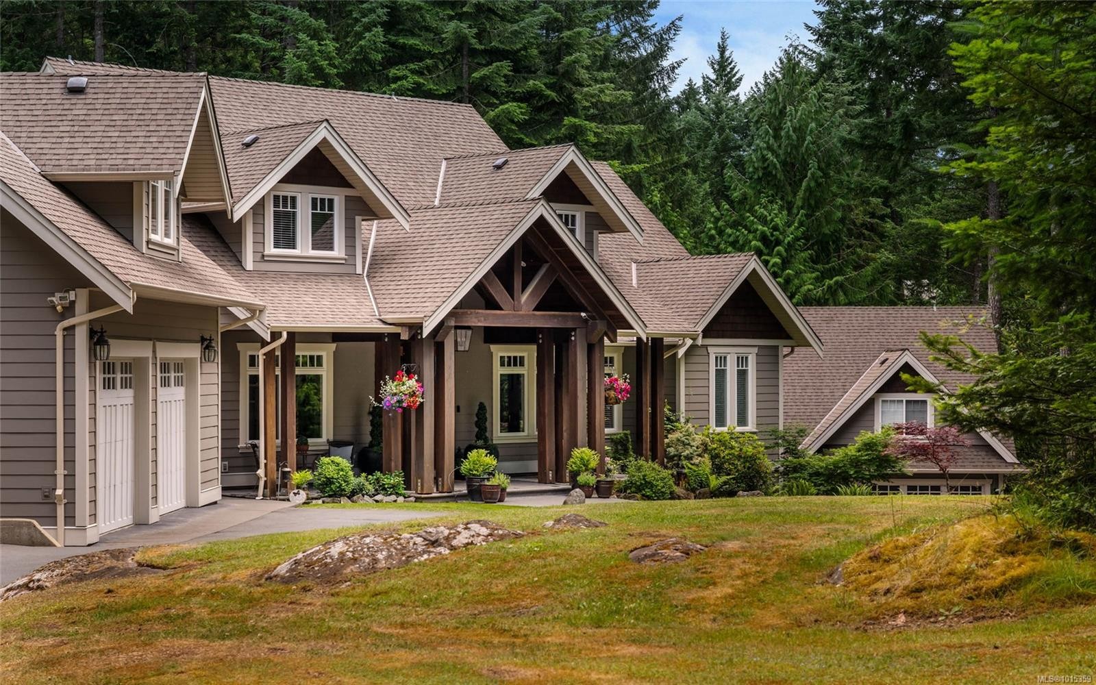 1453 White Pine Terr, Highlands, BC