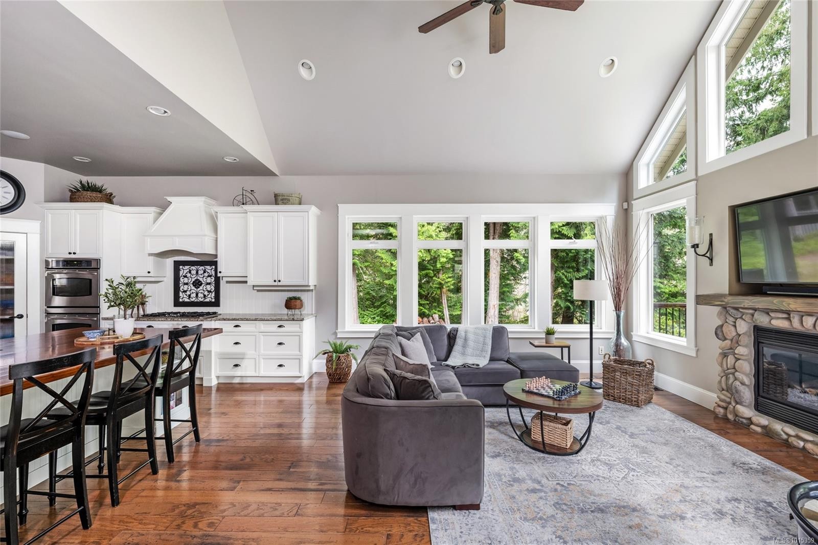 1453 White Pine Terr, Highlands, BC