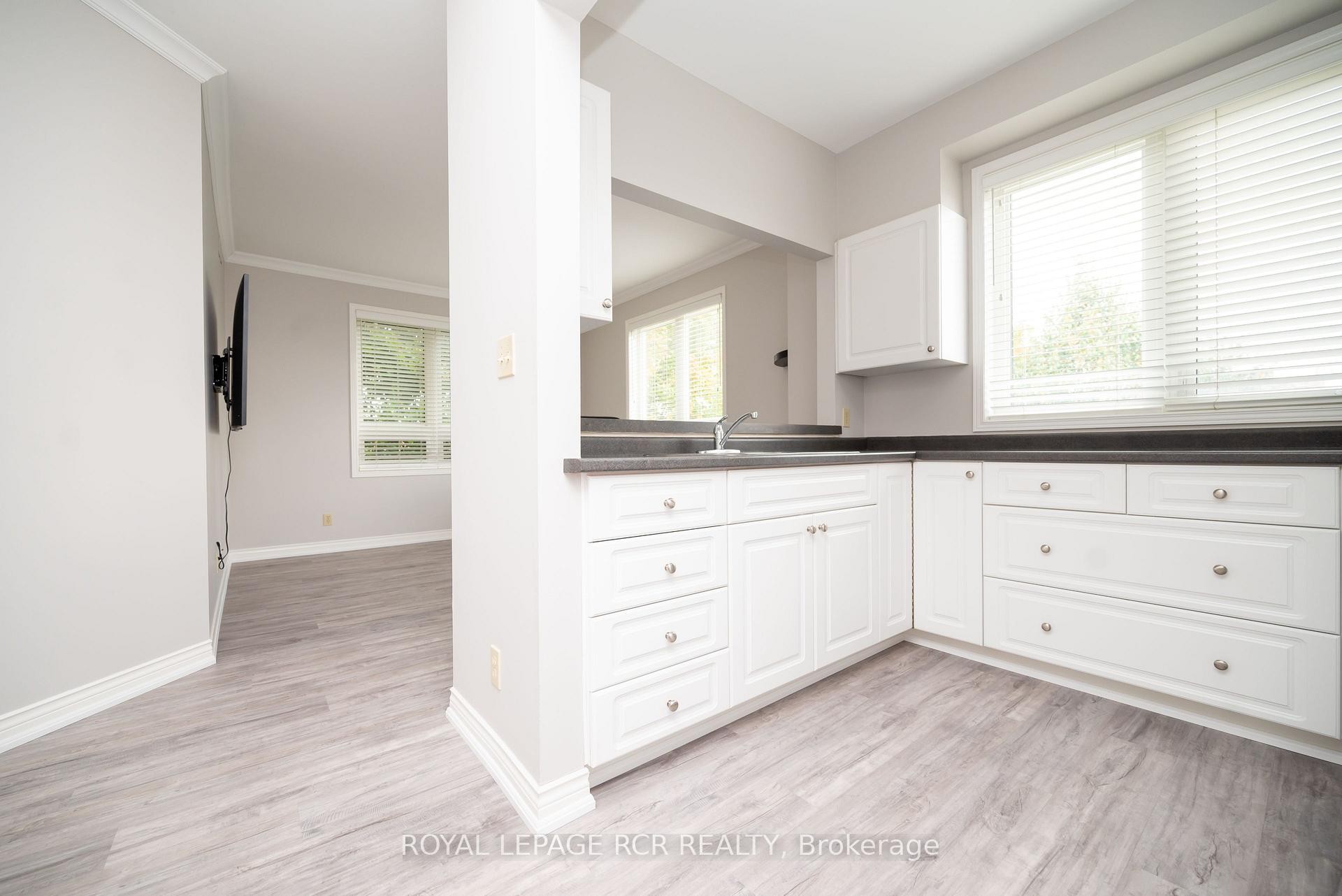 312-70 First Street, Orangeville, ON - Indoor