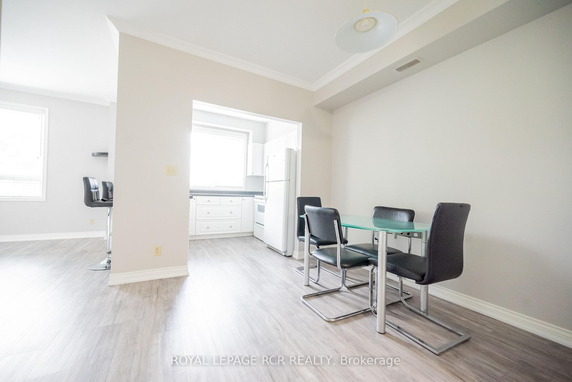 312-70 First Street, Orangeville, ON - Indoor