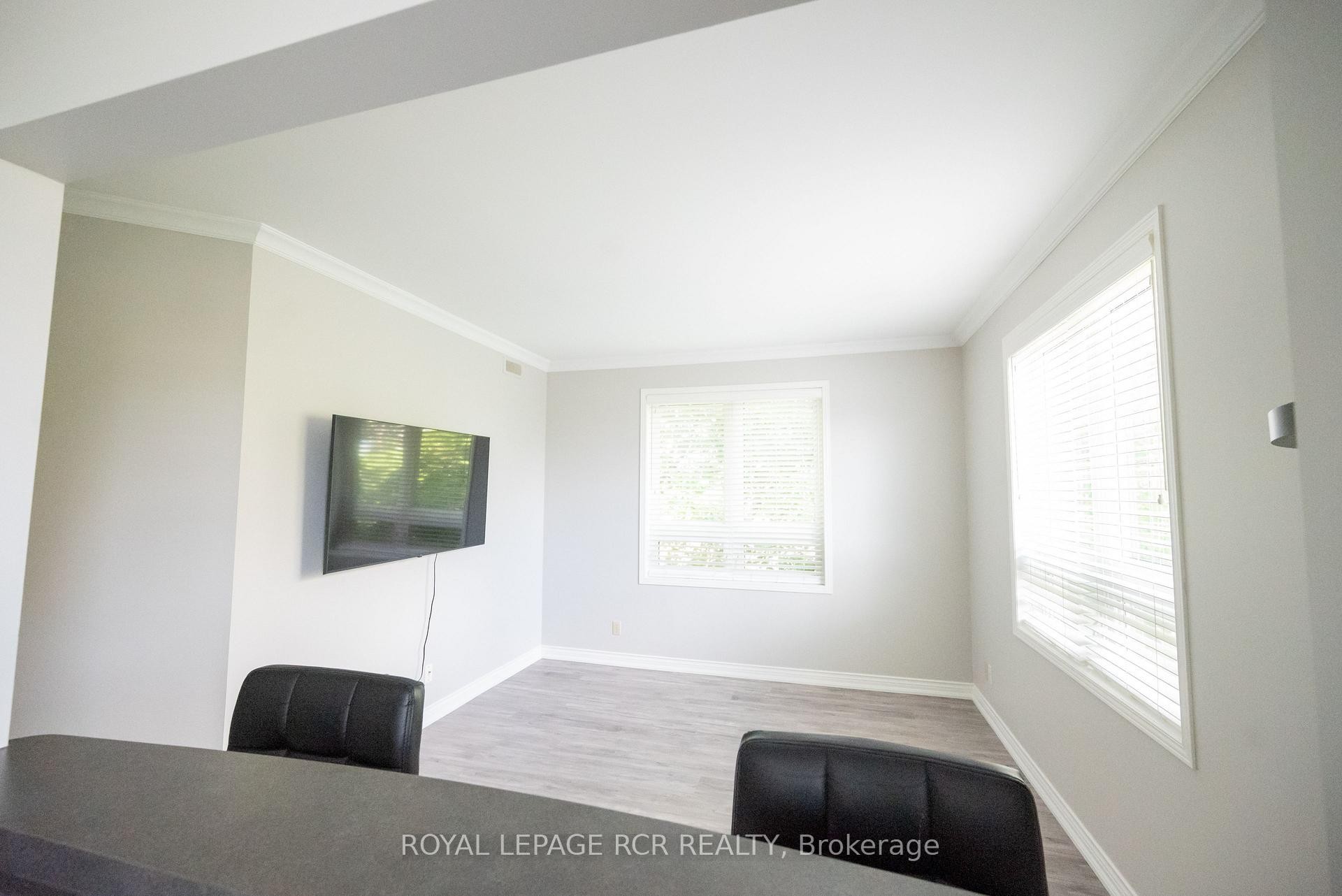 312-70 First Street, Orangeville, ON - Indoor