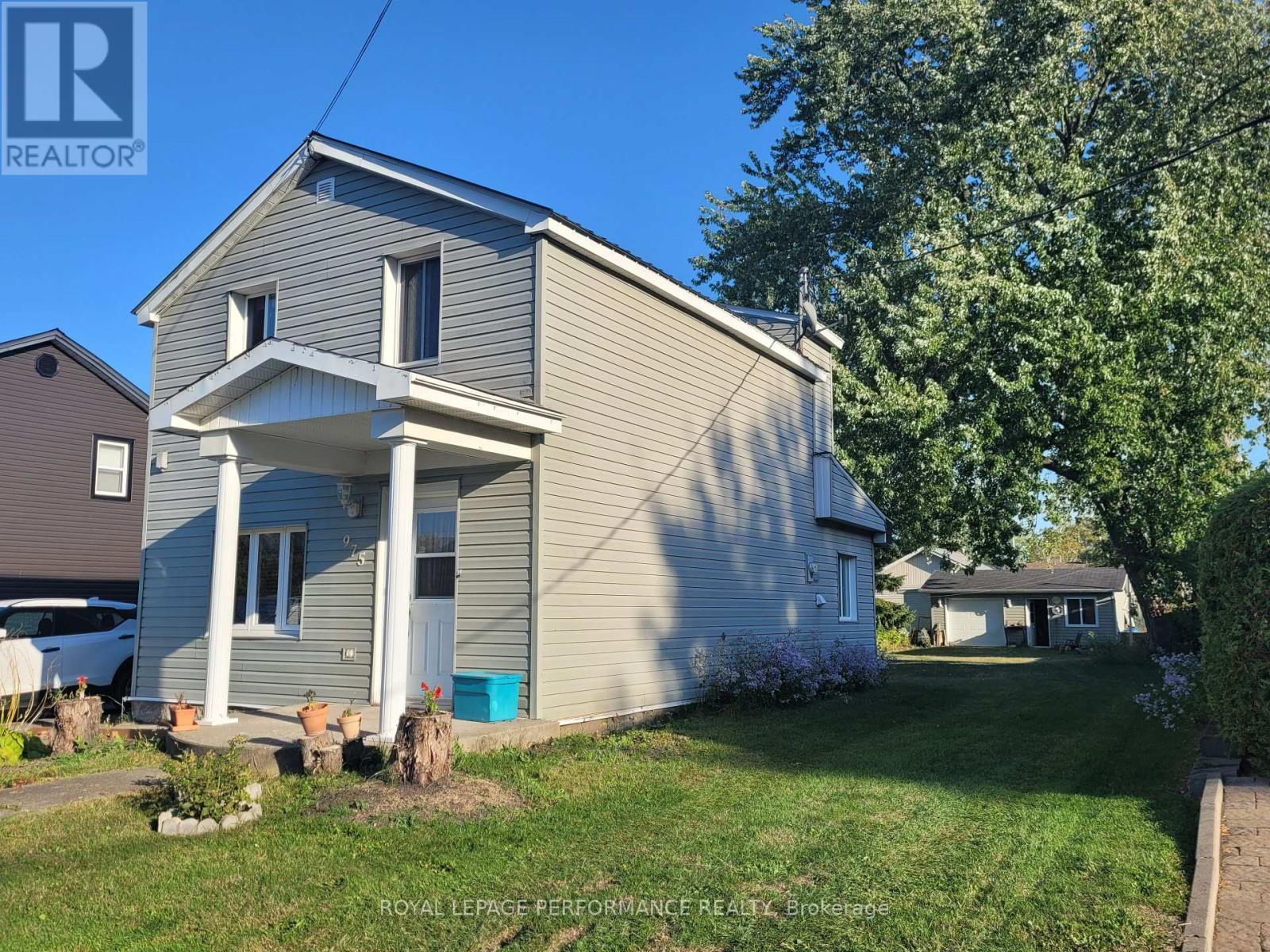 Welcome to 975 Queen St, L'Orignal. - 975 Queen Street, Champlain, ON - Outdoor