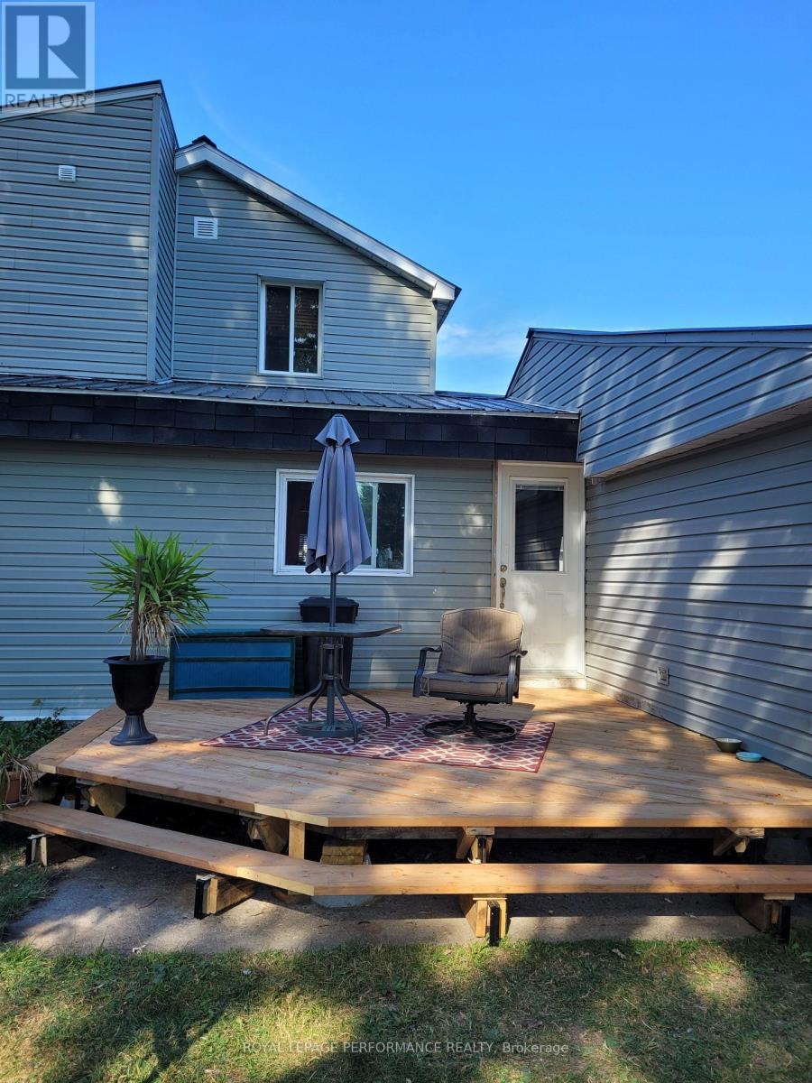 Back deck area - 975 Queen Street, Champlain, ON - Outdoor