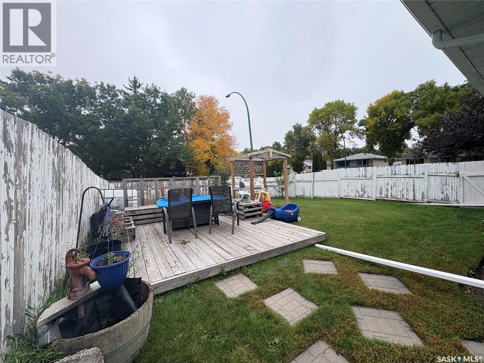 5532 2Nd Avenue N, Regina, SK - Outdoor