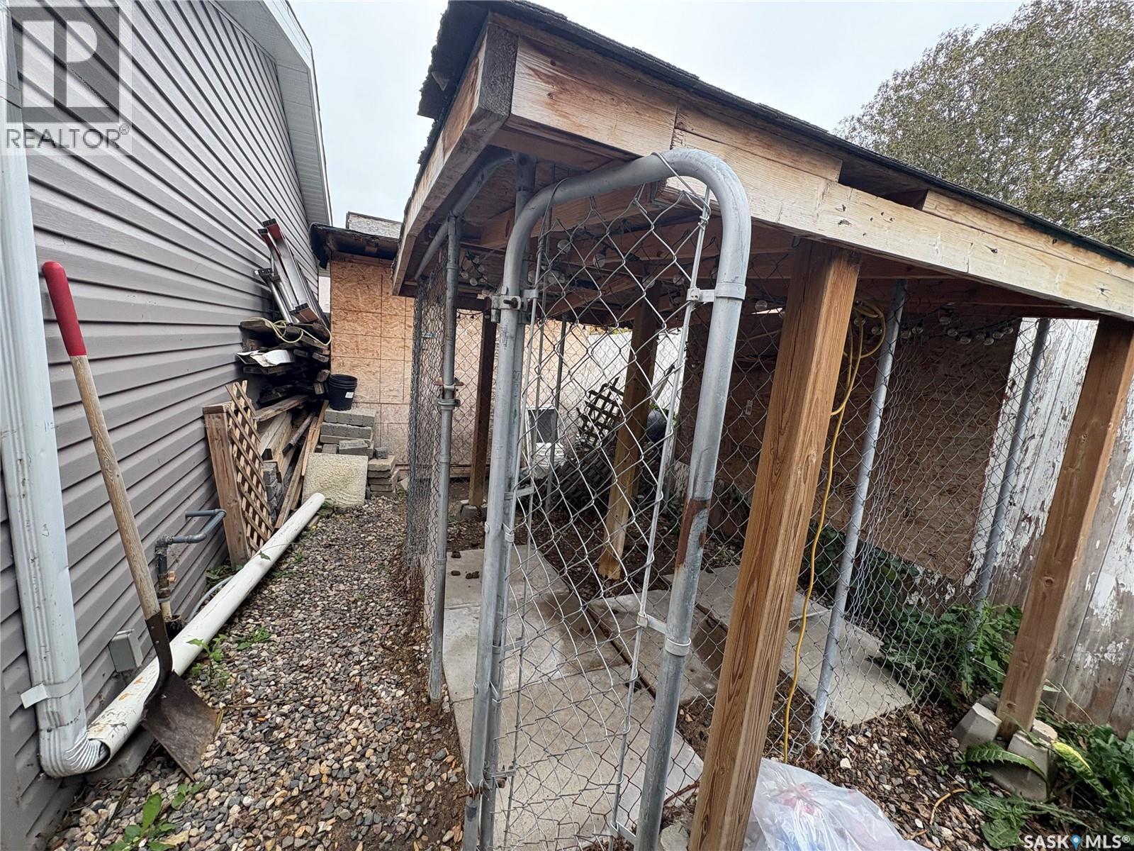 5532 2Nd Avenue N, Regina, SK - Outdoor