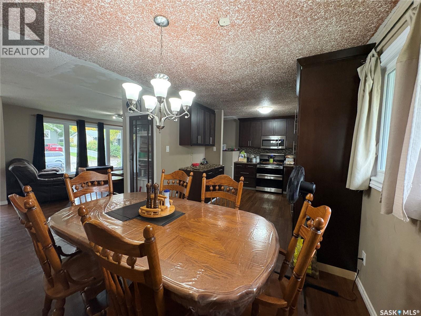 5532 2Nd Avenue N, Regina, SK - Indoor Photo Showing Dining Room
